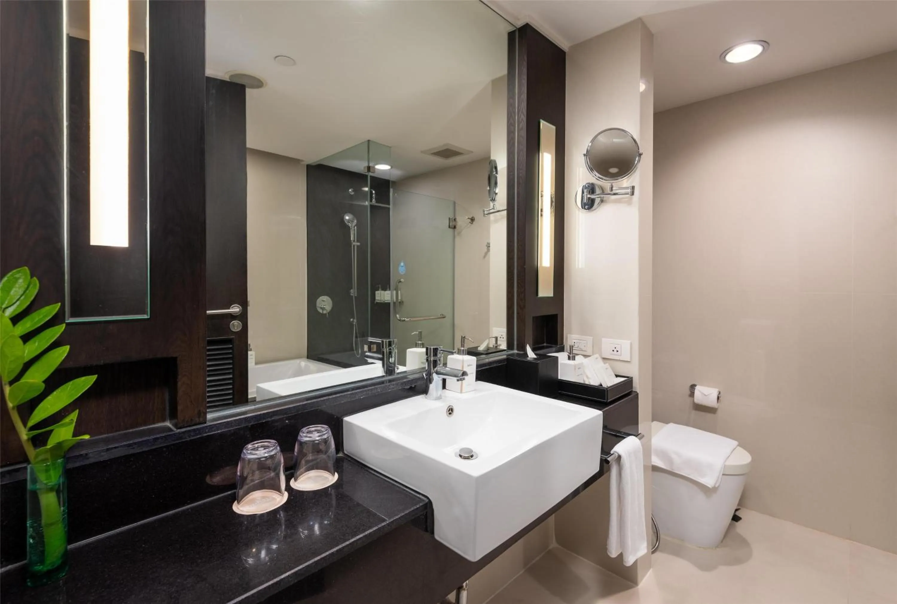 Bathroom in Radisson Suites Bangkok Sukhumvit