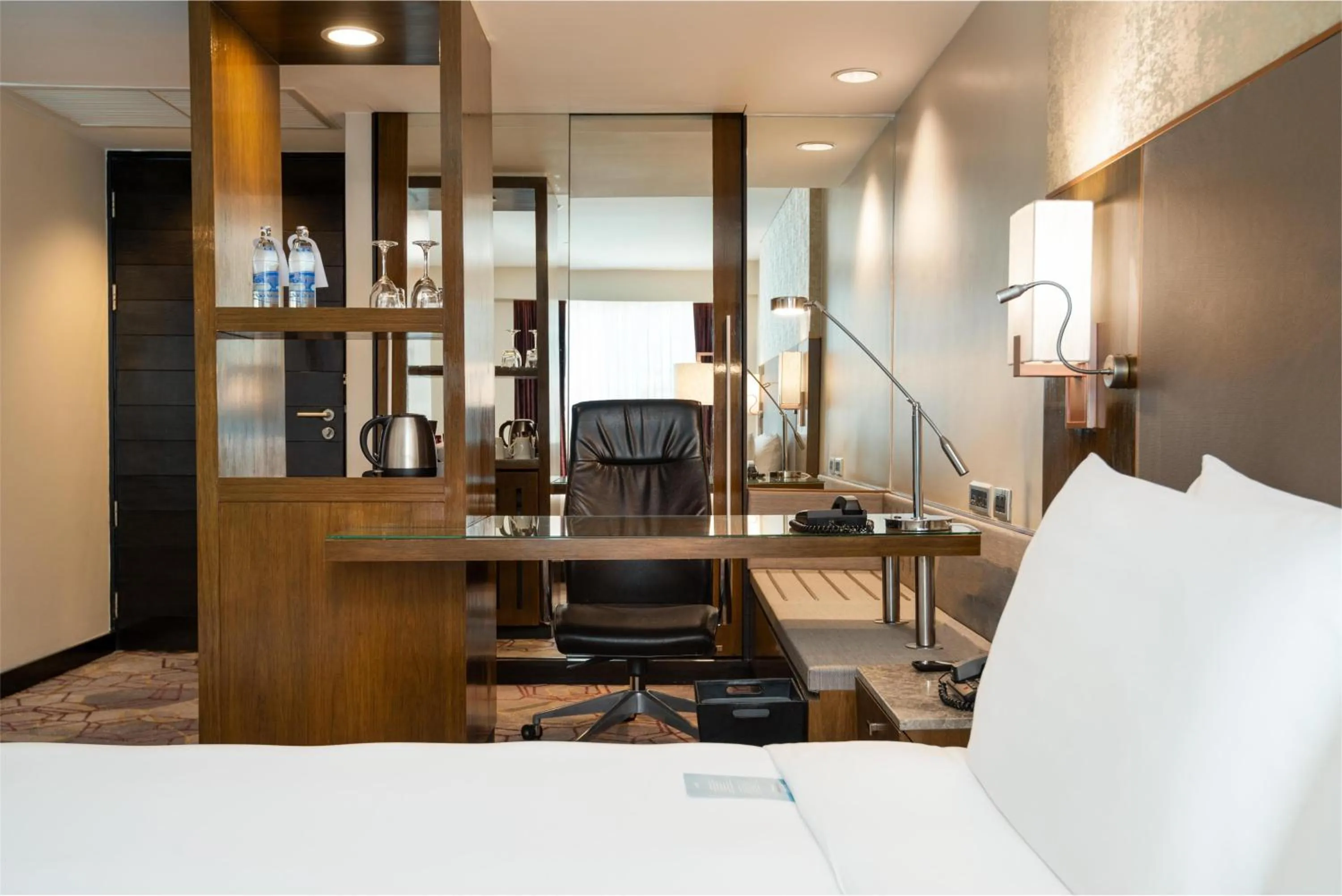 Bedroom in Radisson Suites Bangkok Sukhumvit