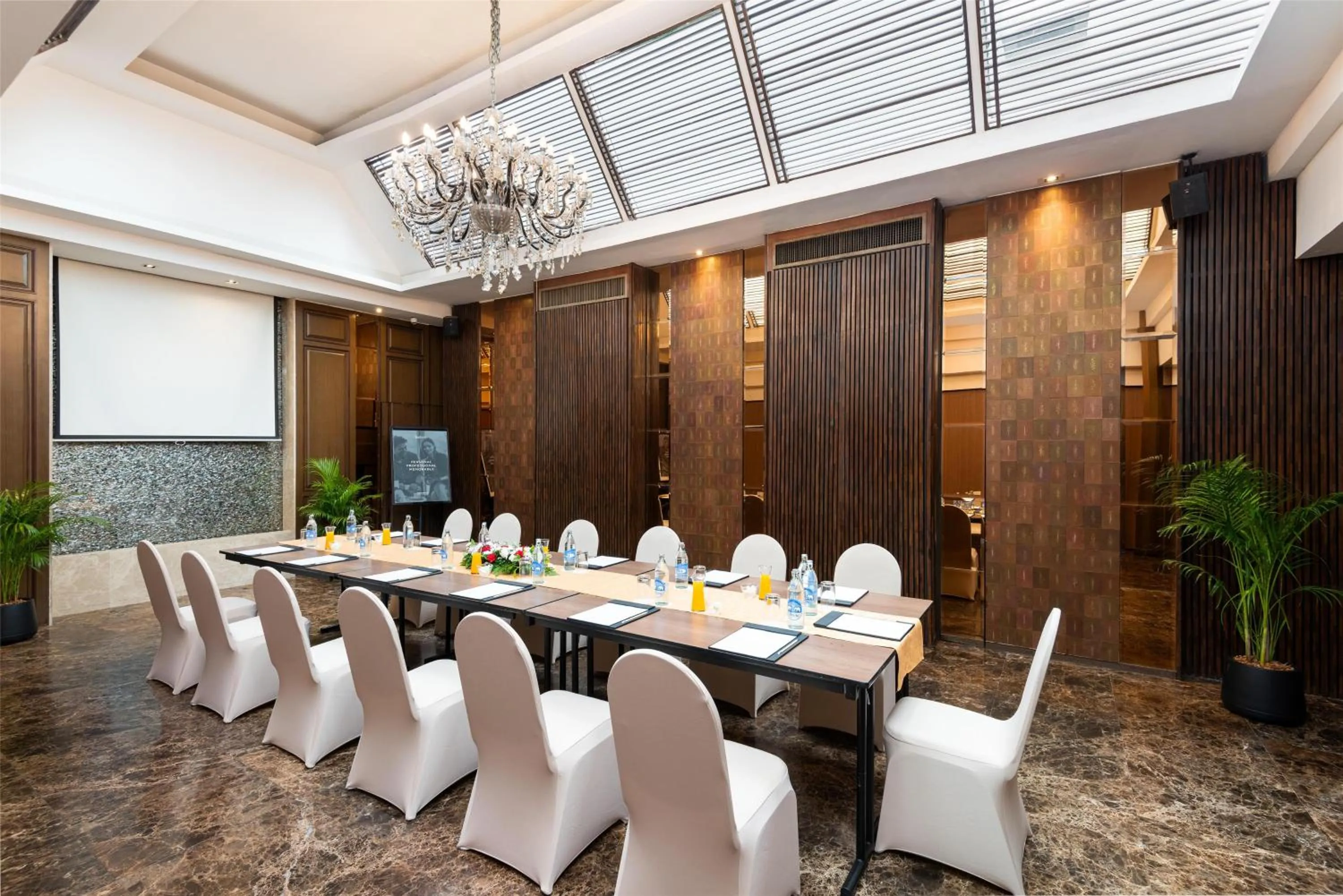 Meeting/conference room in Radisson Suites Bangkok Sukhumvit