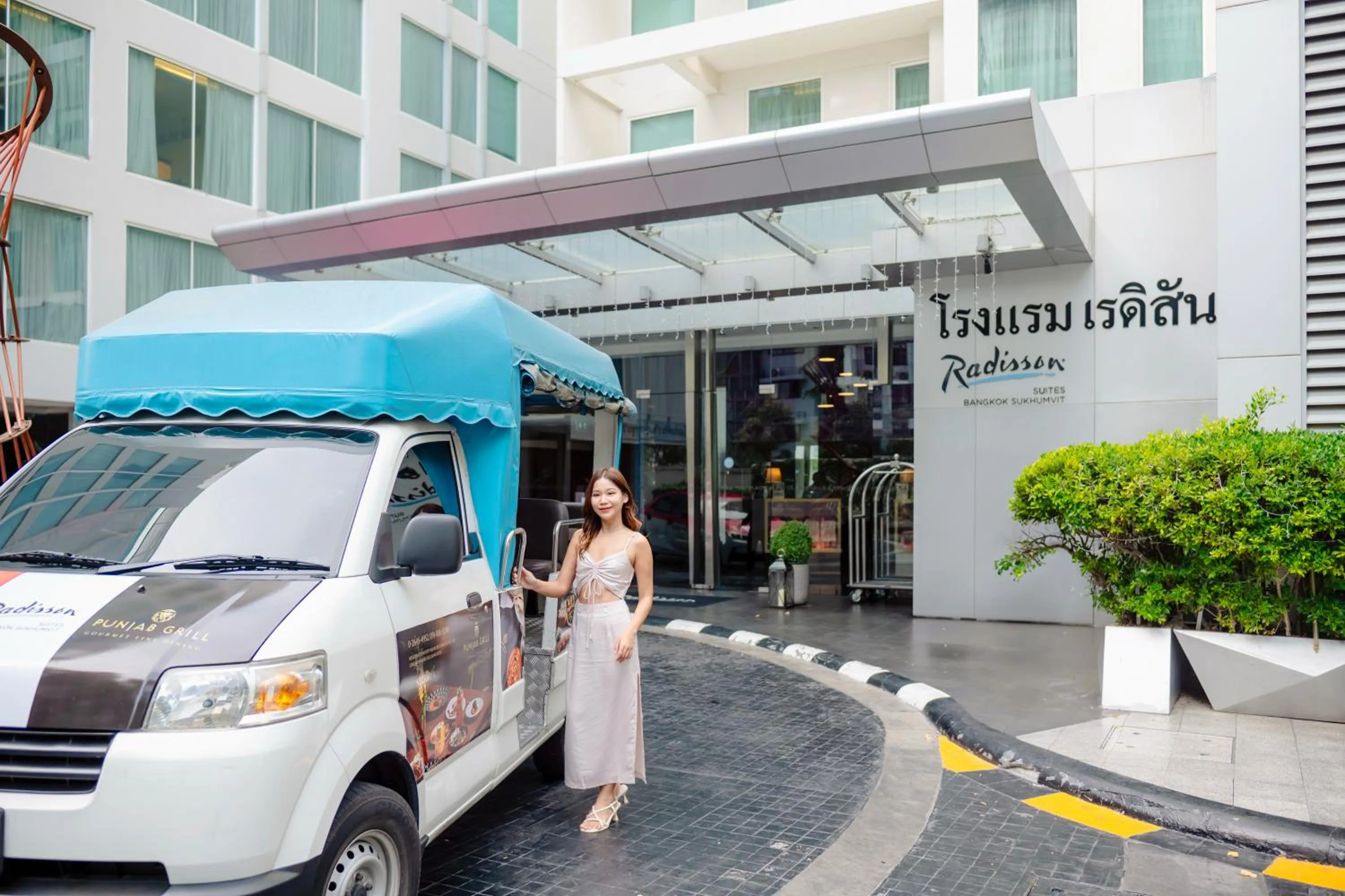 shuttle in Radisson Suites Bangkok Sukhumvit