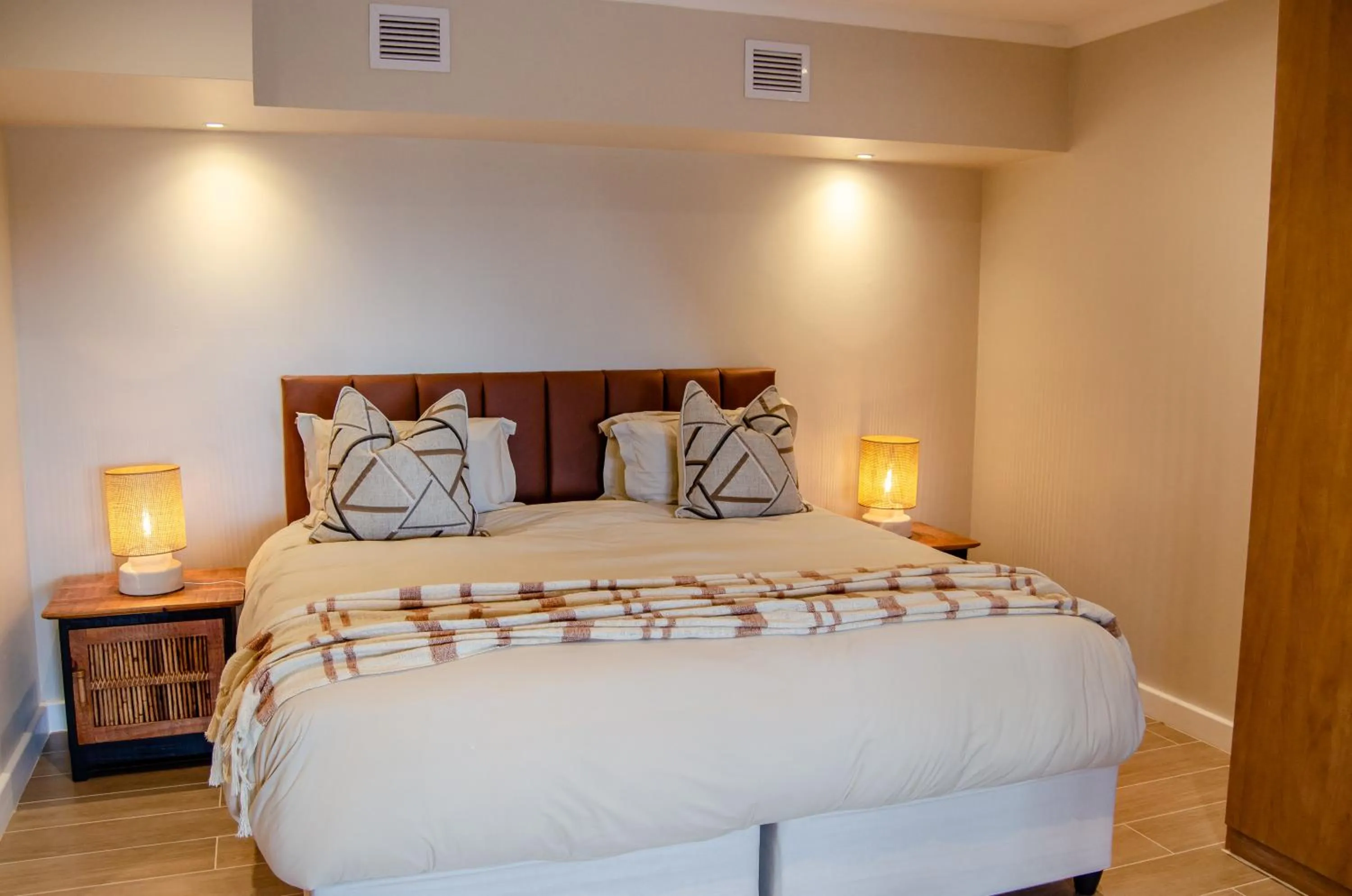 Bed in Ikhaya Safari Lodge