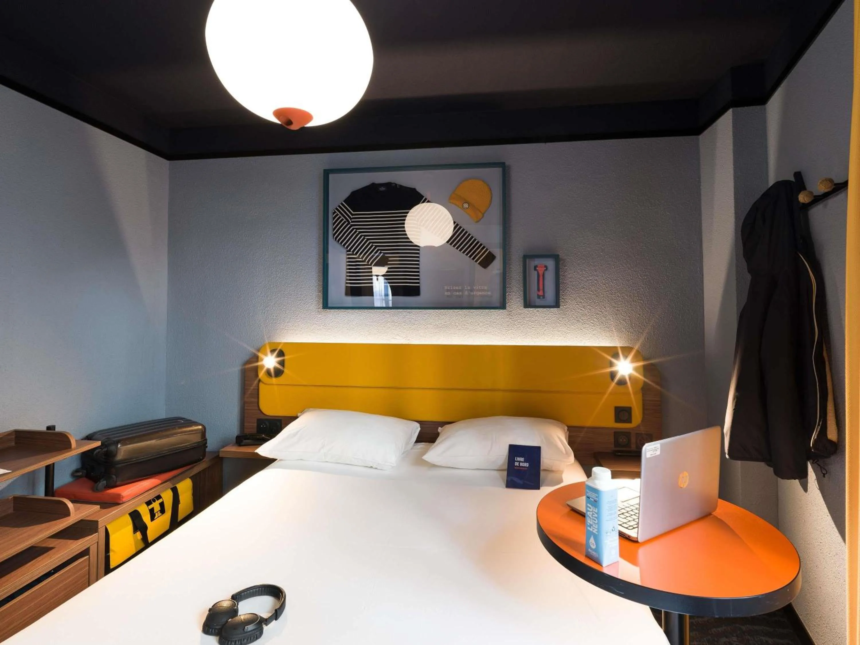 Bedroom, Bed in ibis Styles Saint Malo Centre Historique