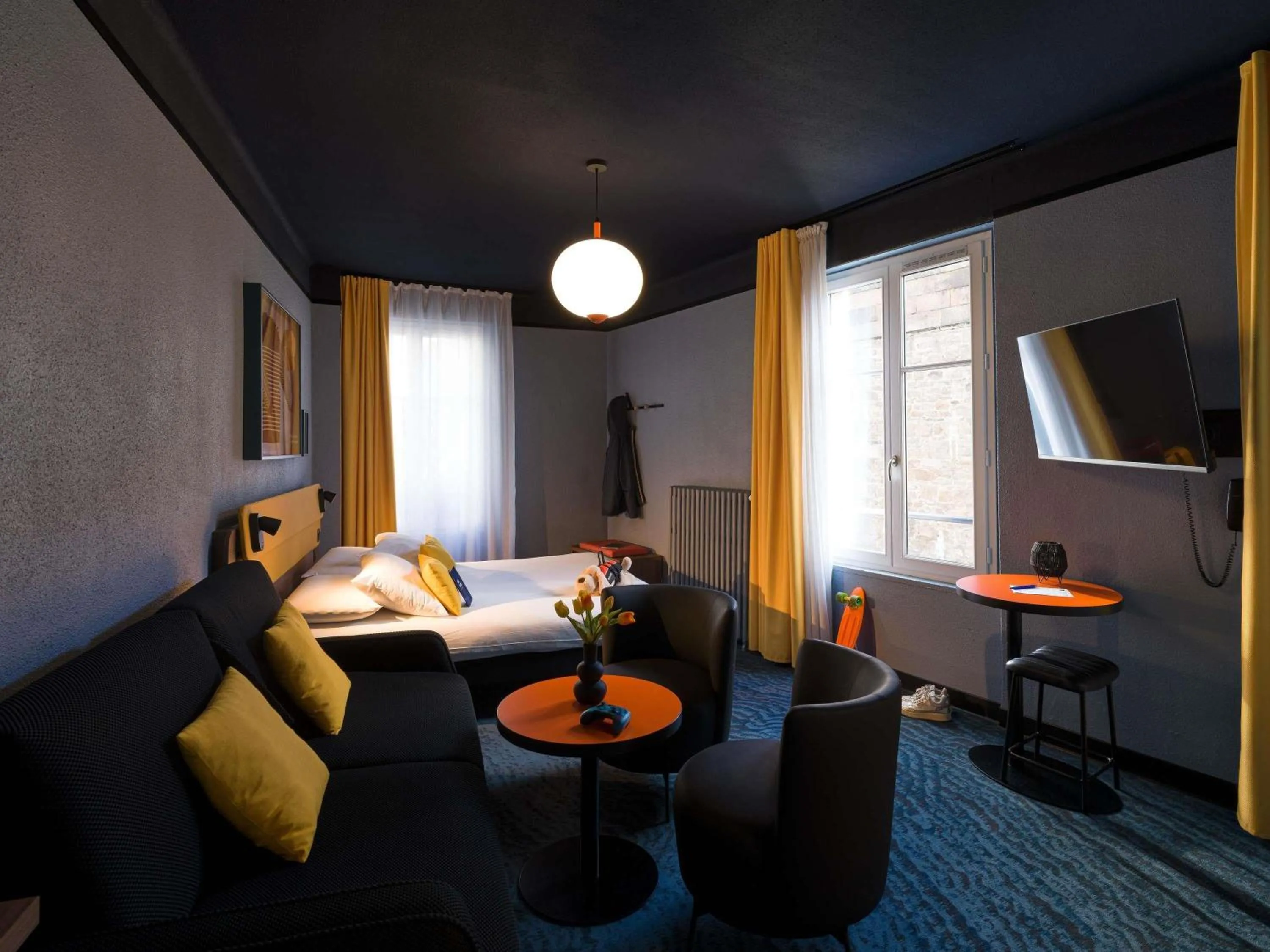 Bedroom in ibis Styles Saint Malo Centre Historique