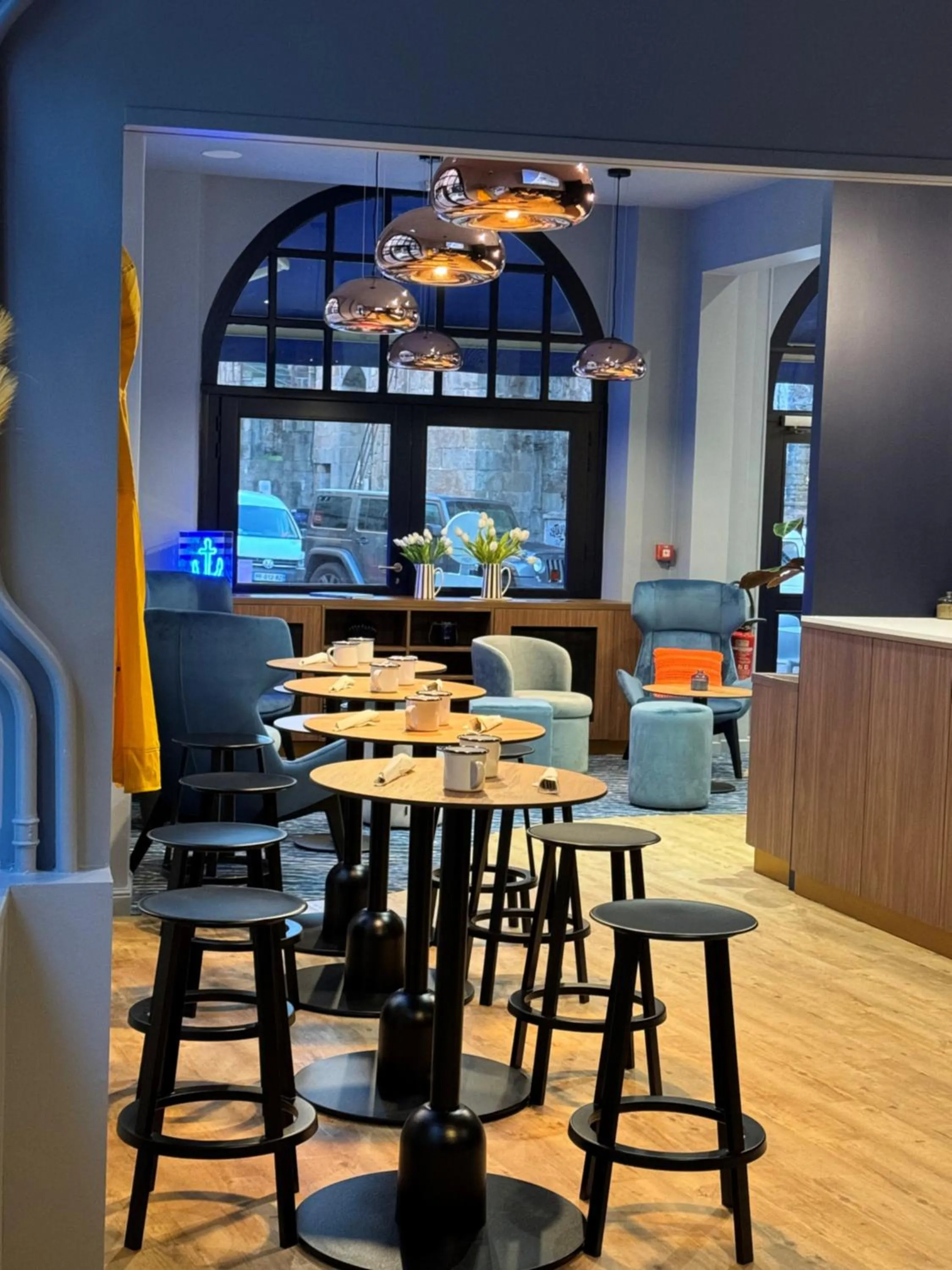 Living room in ibis Styles Saint Malo Centre Historique