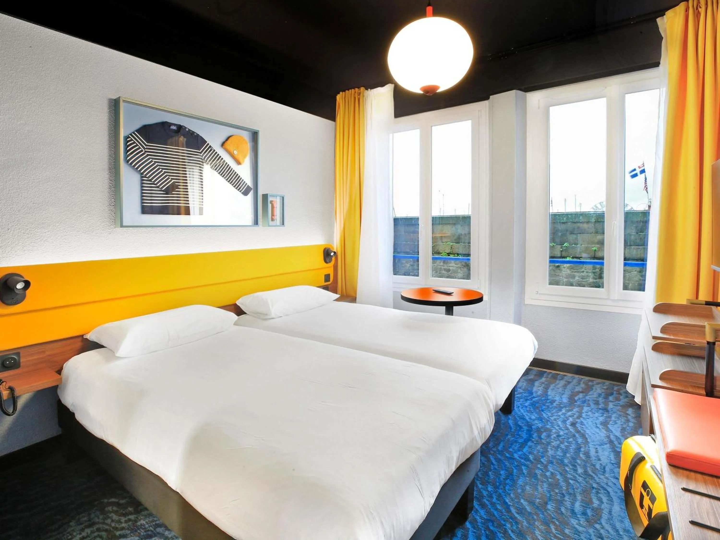 Comfort Twin Room in ibis Styles Saint Malo Centre Historique