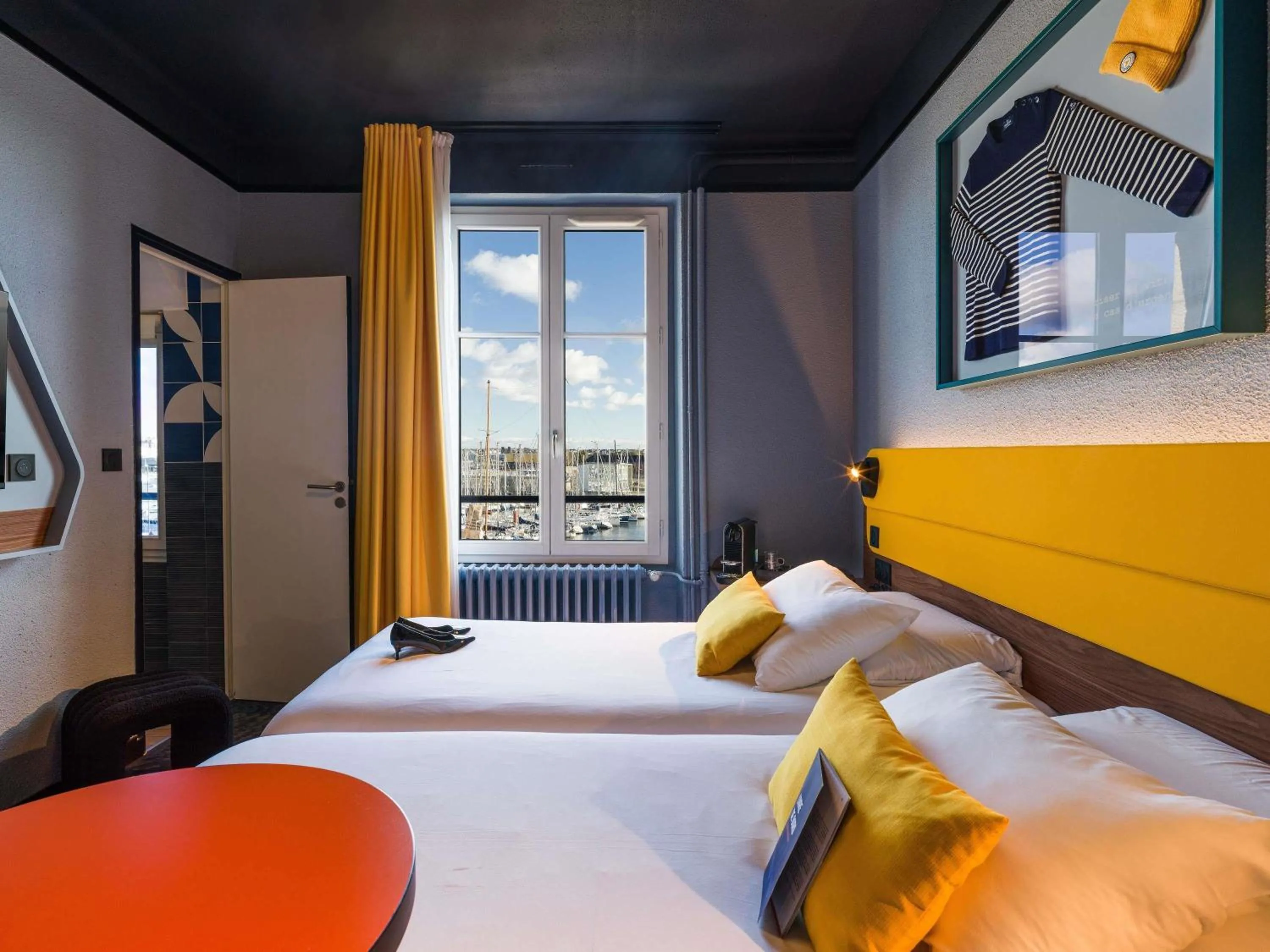 Bedroom, Bed in ibis Styles Saint Malo Centre Historique