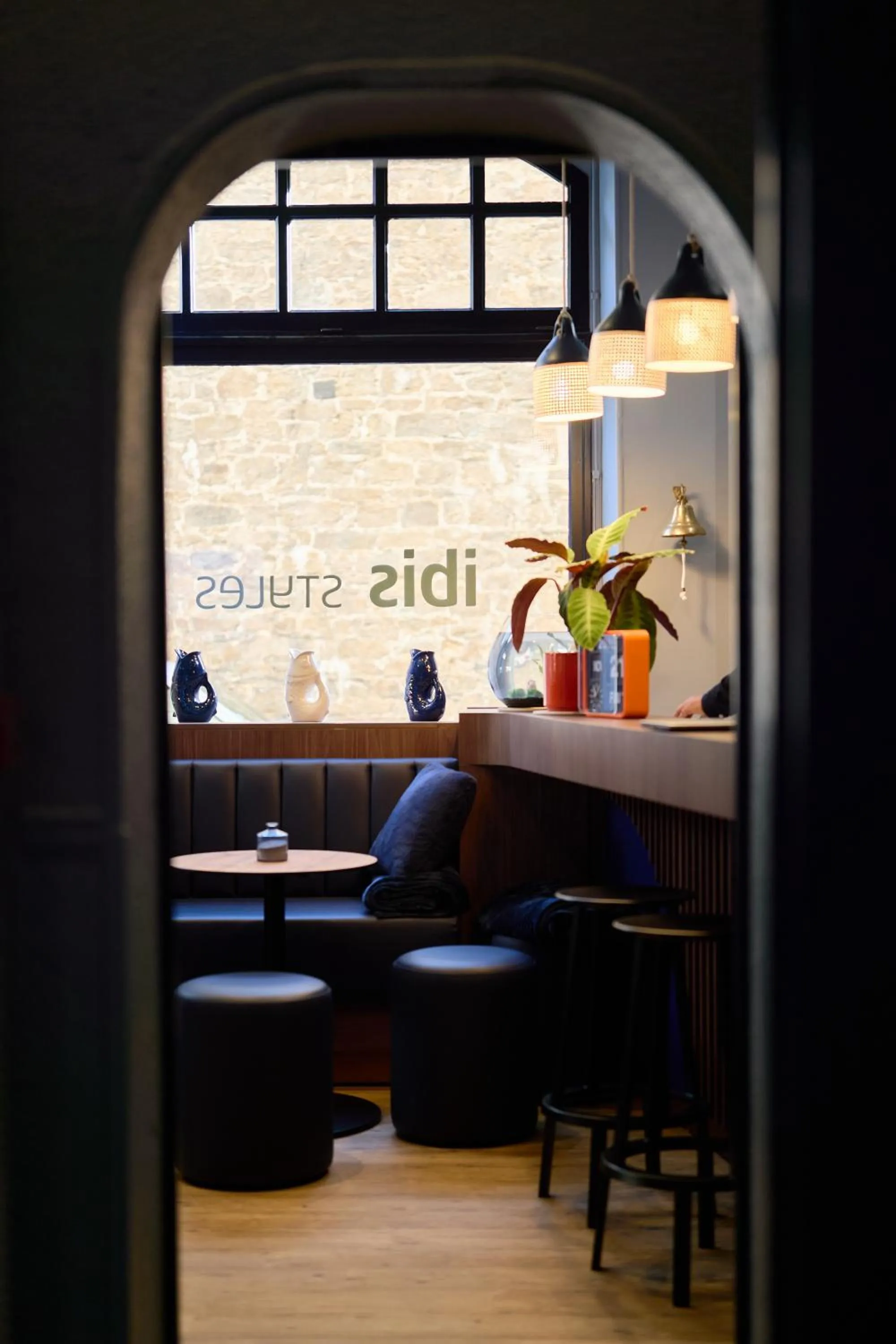 Living room in ibis Styles Saint Malo Centre Historique