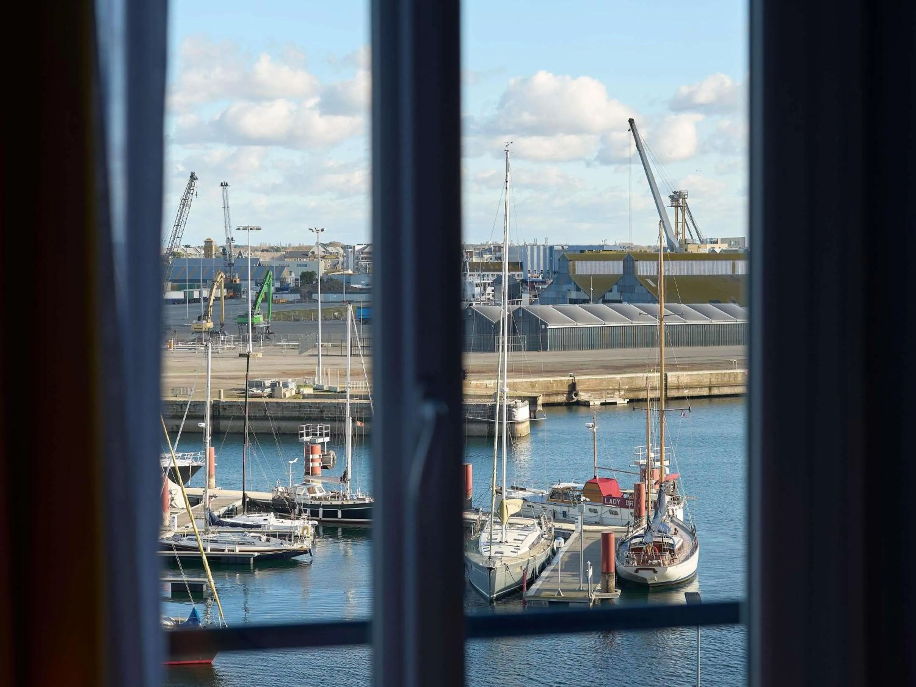 Bedroom in ibis Styles Saint Malo Centre Historique