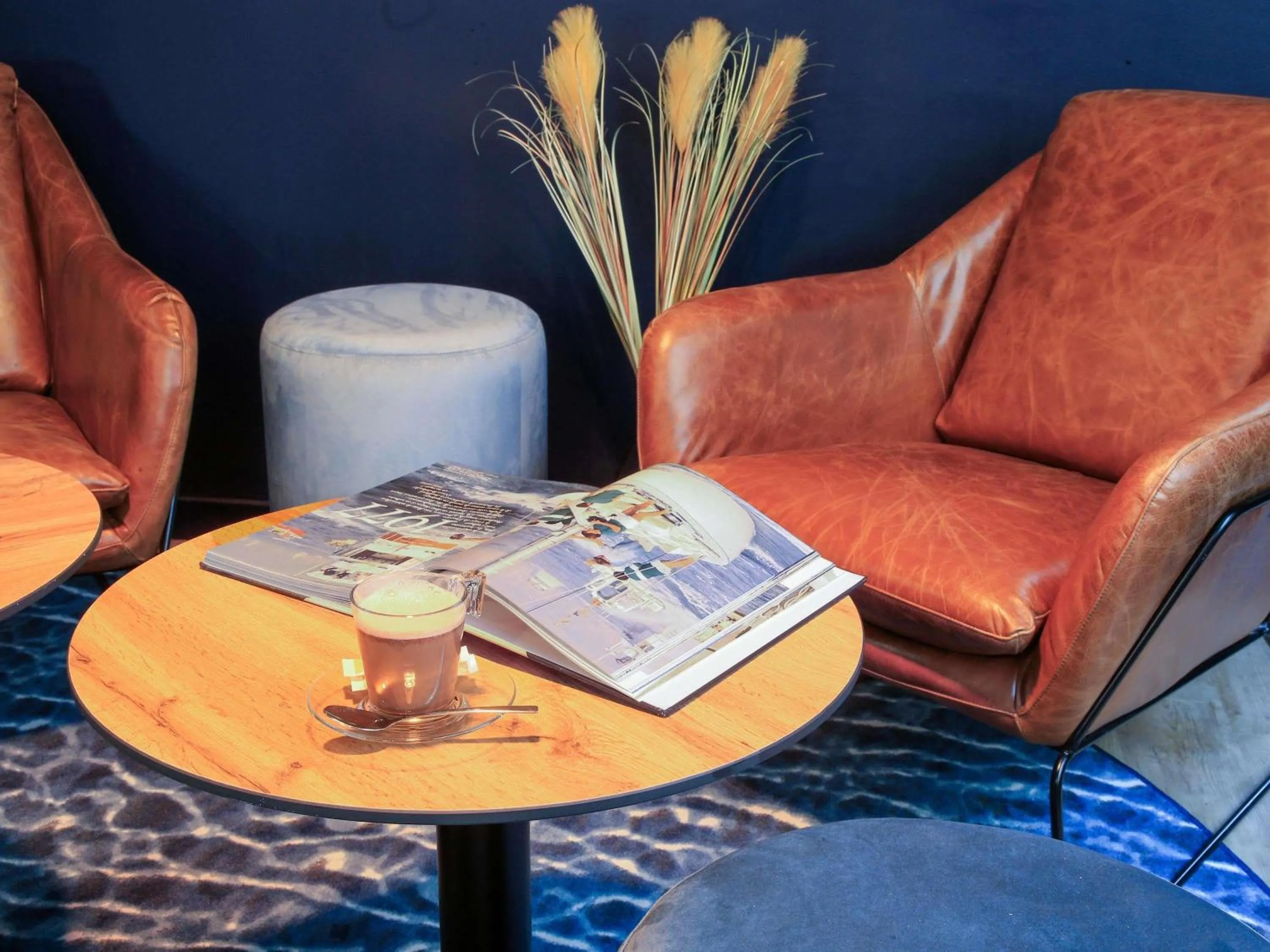 Lounge or bar in ibis Styles Saint Malo Centre Historique