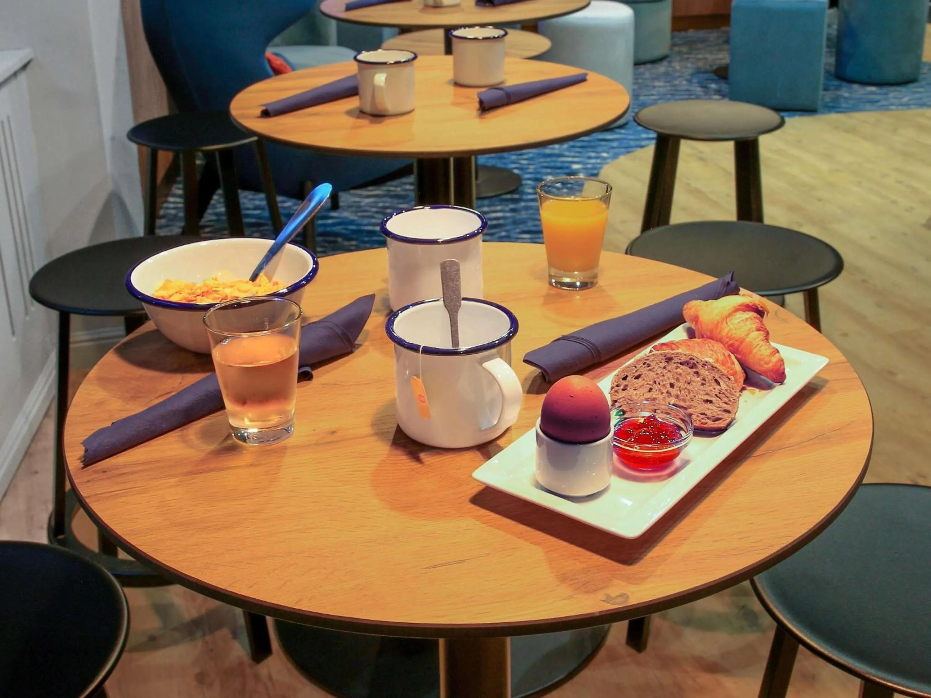 Breakfast in ibis Styles Saint Malo Centre Historique