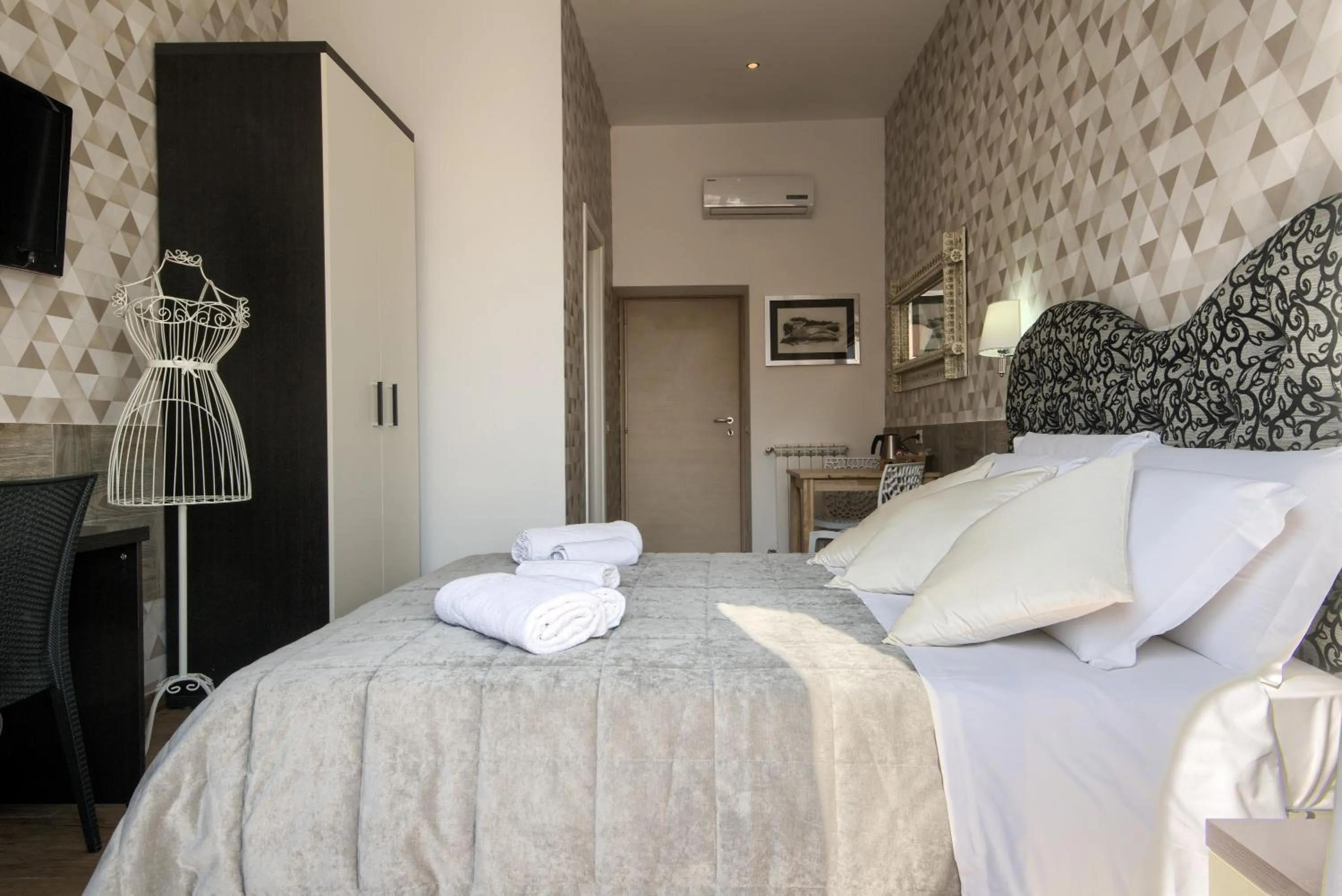 Bedroom, Bed in Domus Pietro Inn