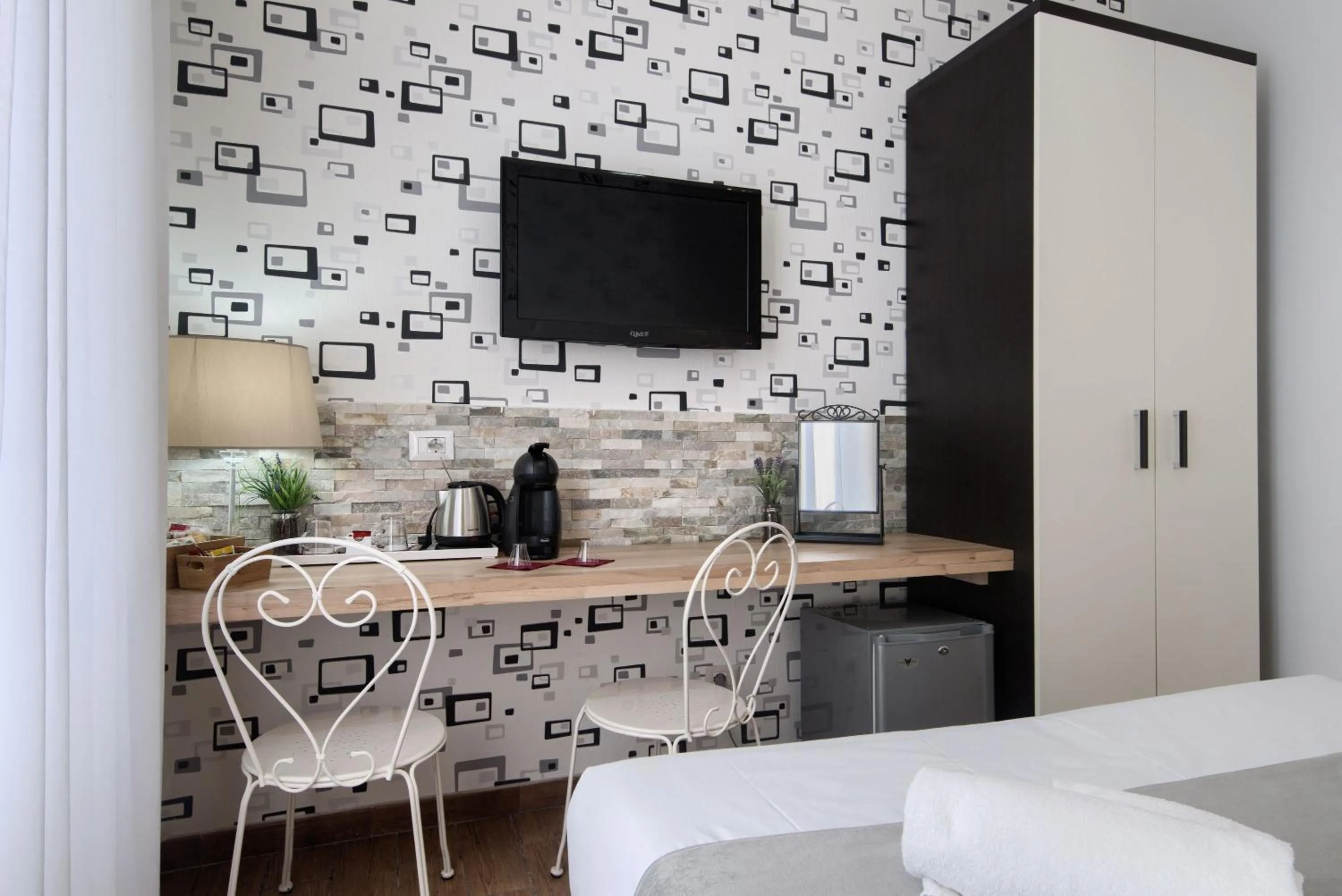 Coffee/tea facilities, Bed in Domus Pietro Inn