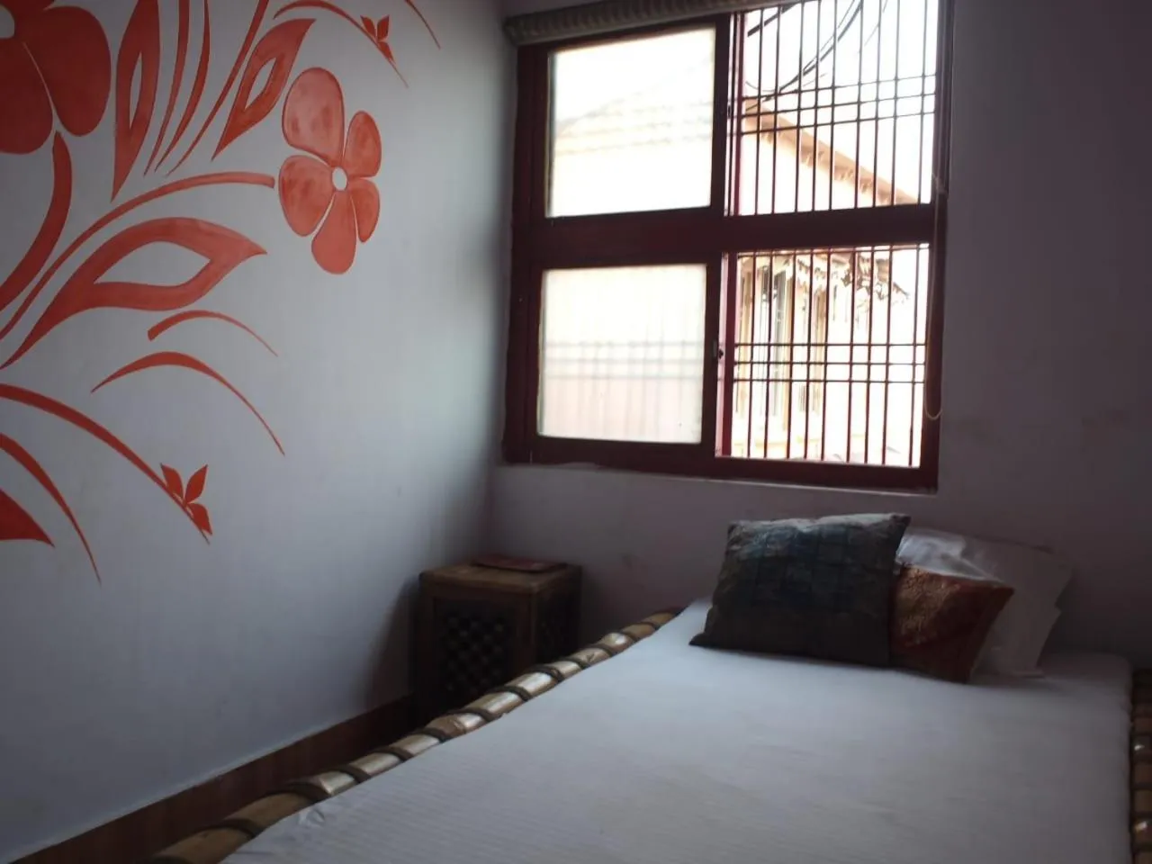 River view, Bed in Shri Guest House