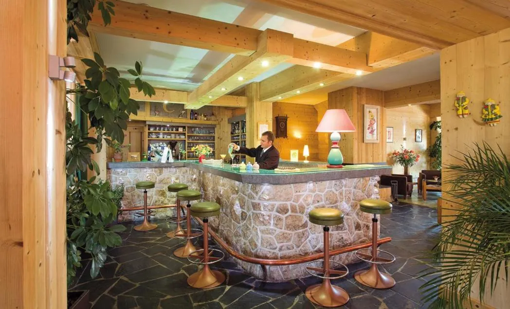 Staff in Le Castillan