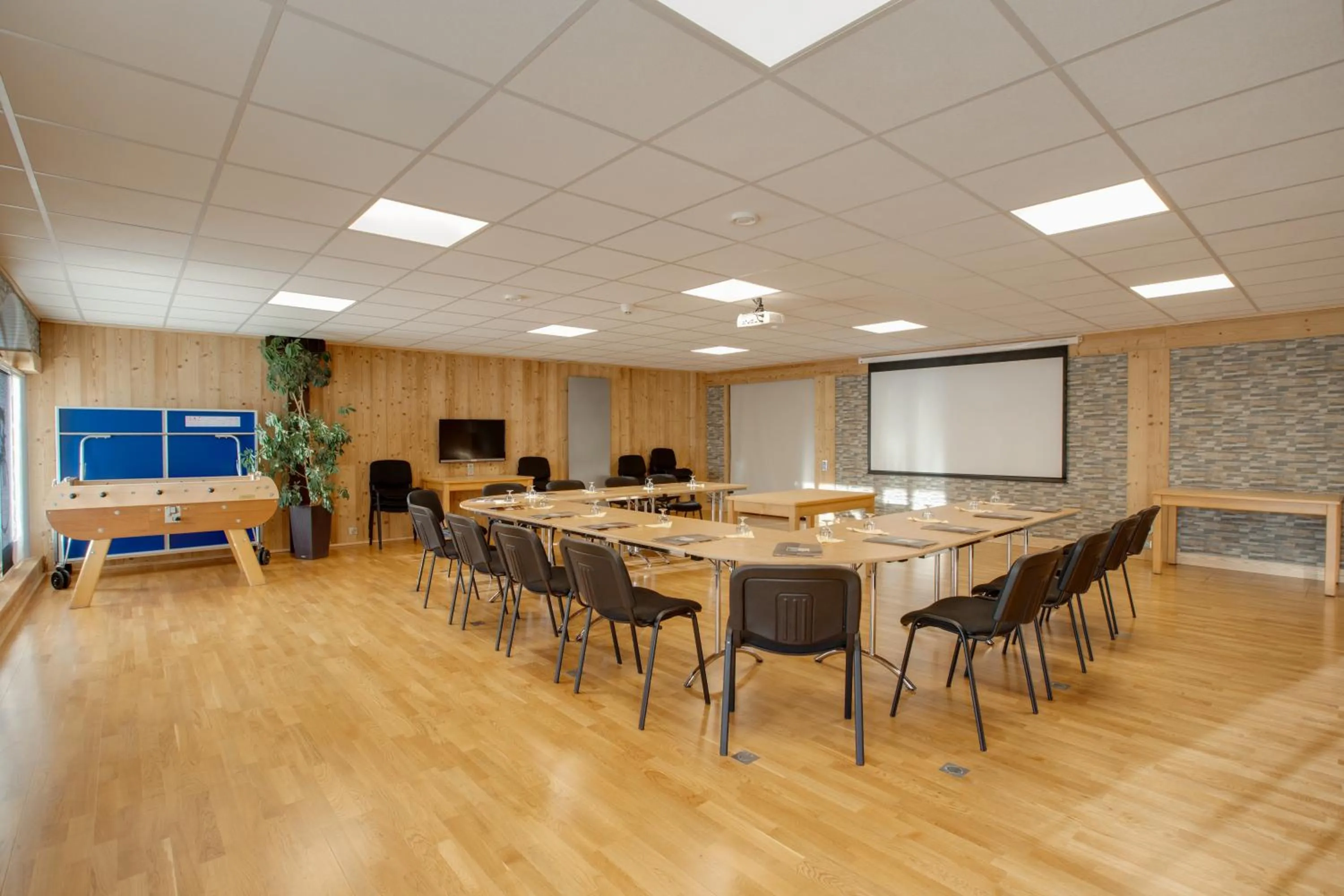 Table tennis in Le Castillan