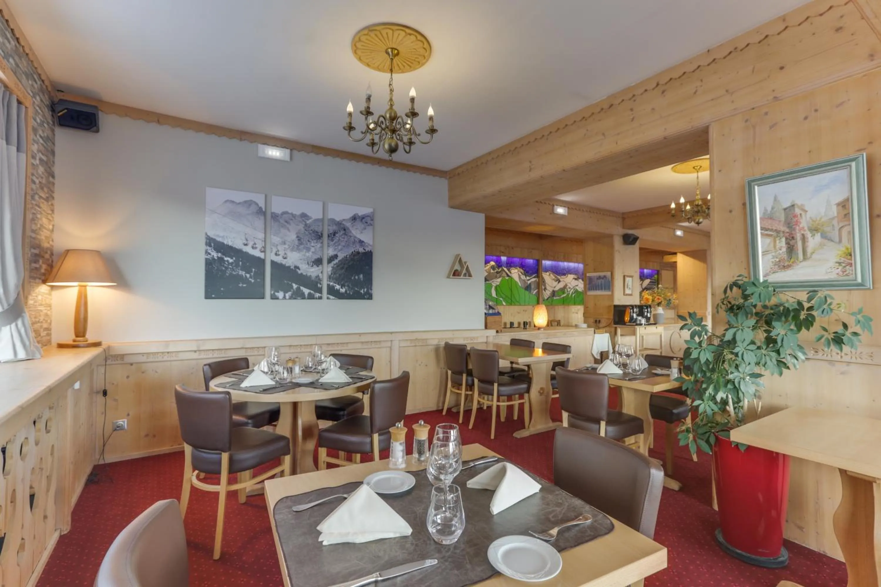 Restaurant/places to eat in Le Castillan