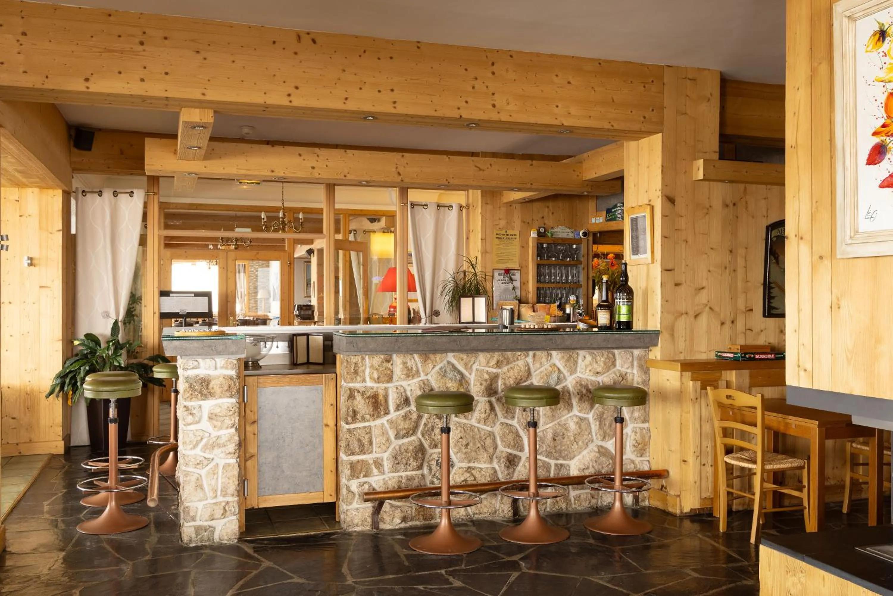 Lounge or bar in Le Castillan