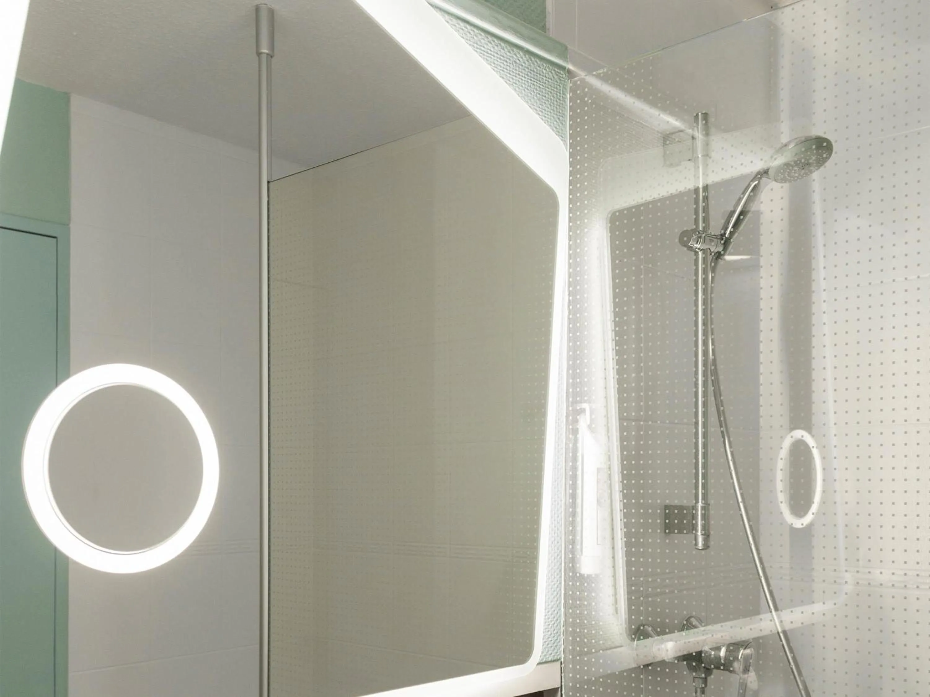 Bedroom in ibis Longwy Mexy