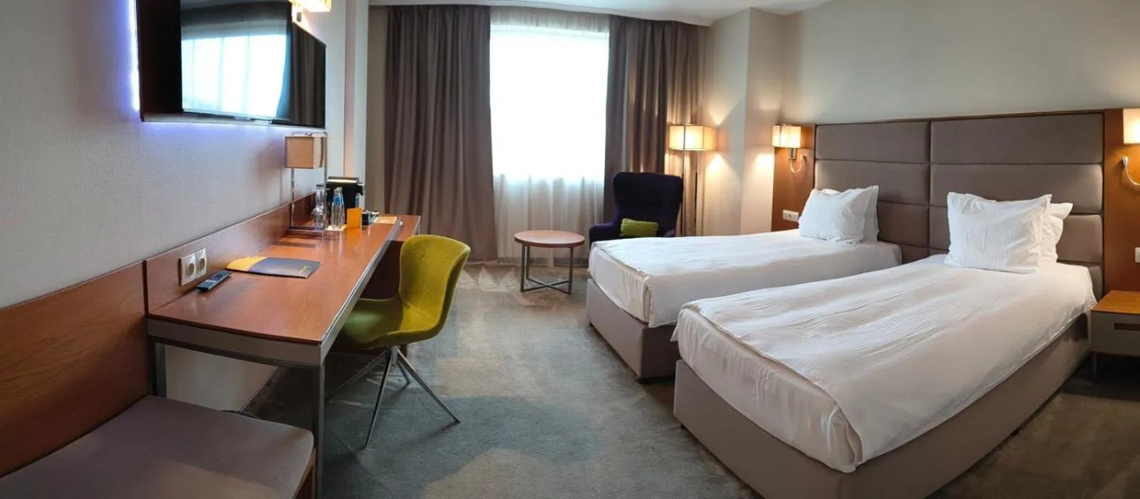 Bedroom, Bed in Hotel Golden Tulip Varna