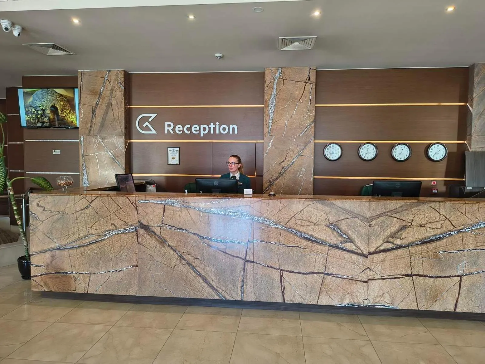 Lobby or reception in Hotel Golden Tulip Varna