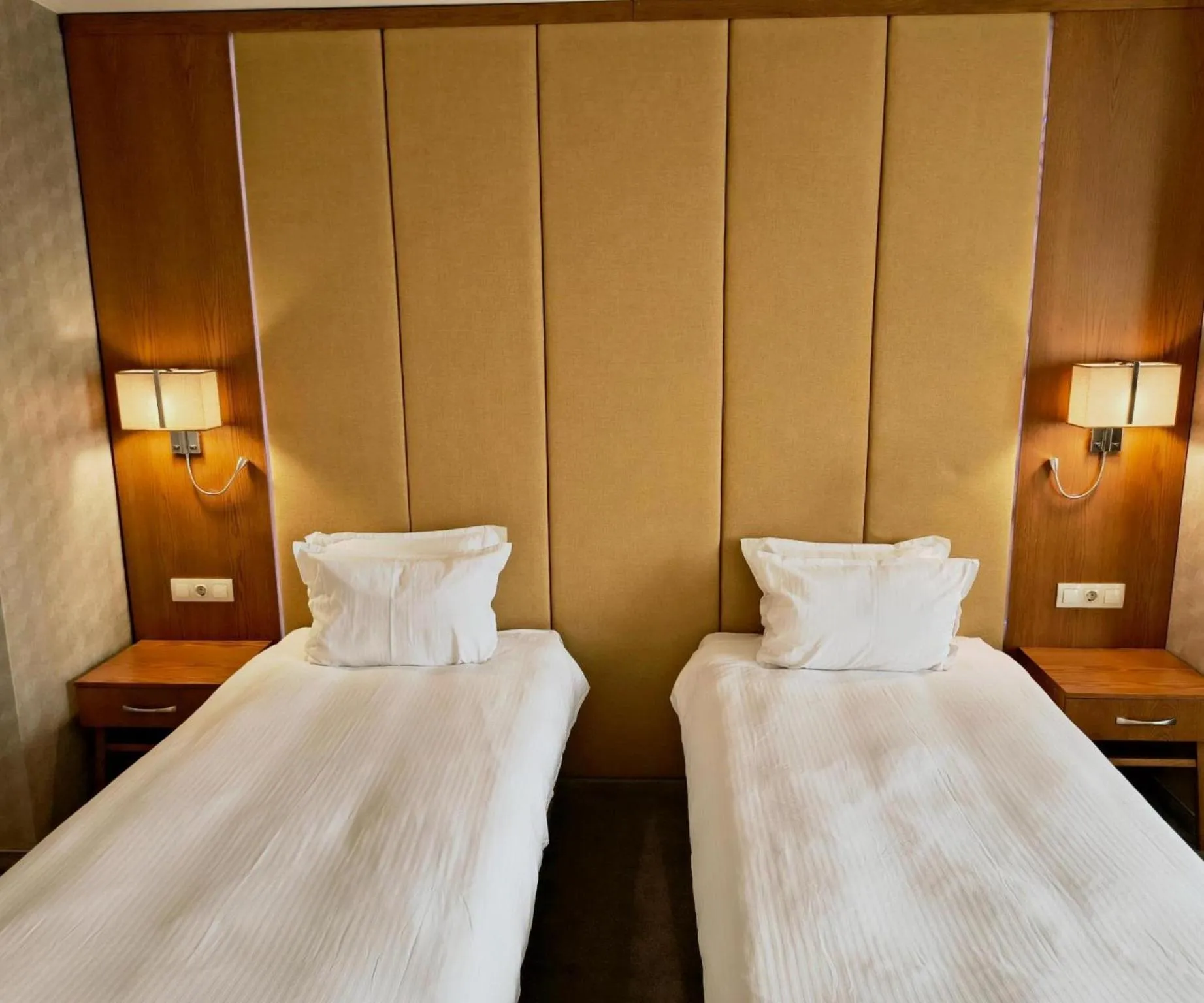 Bedroom, Bed in Hotel Golden Tulip Varna