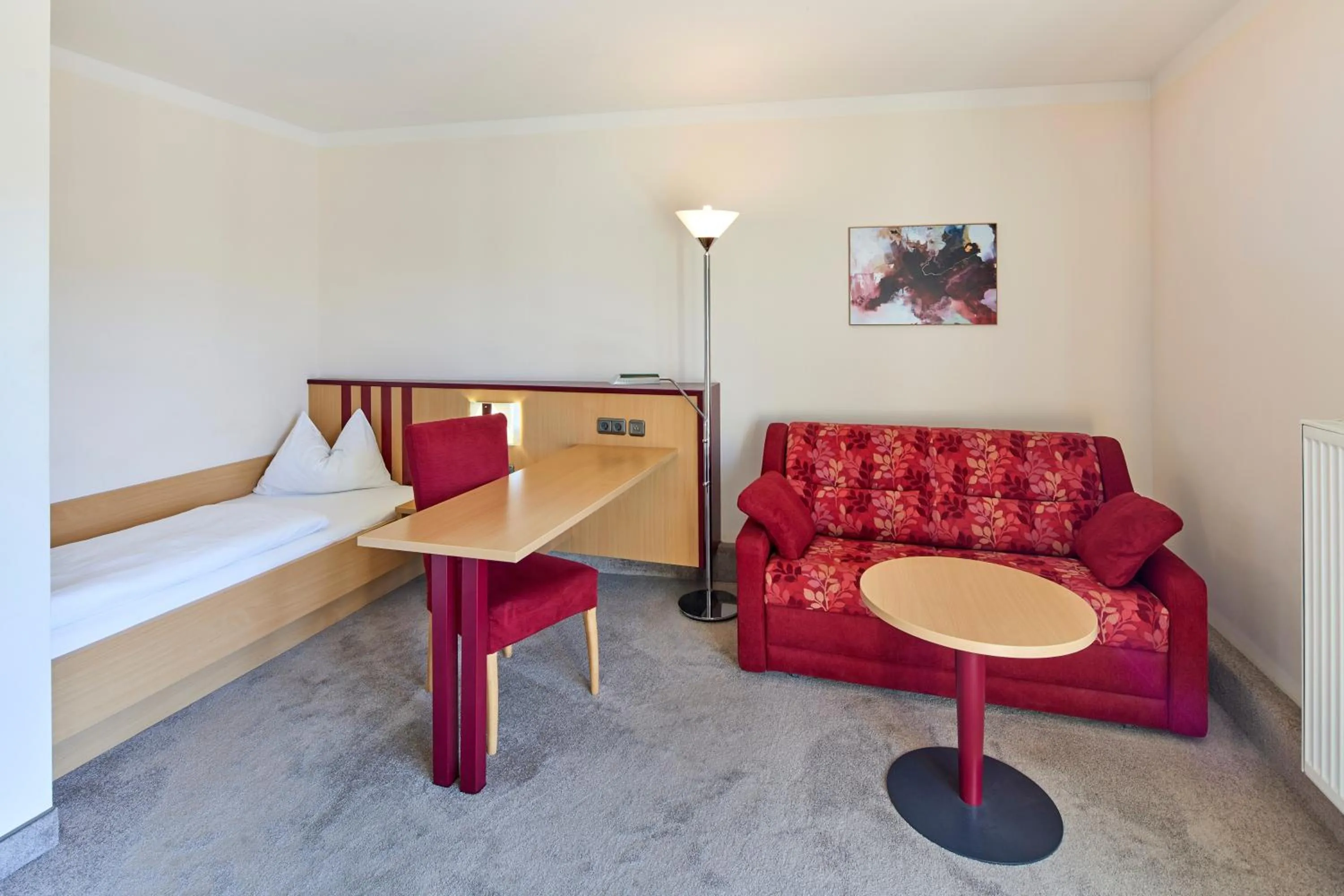 Photo of the whole room, Bed in Apartments Aschheim