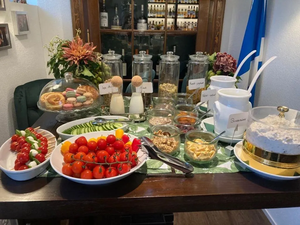 Buffet breakfast in Trompeterschlössle Hotel & Residence