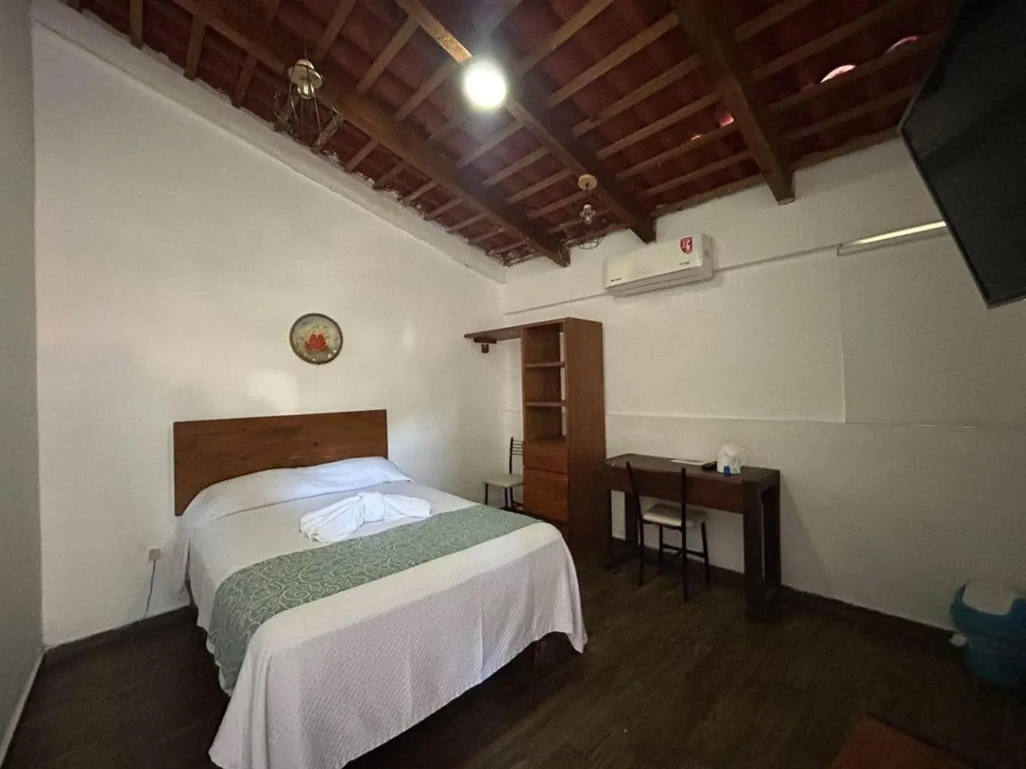 Bed in Acapulco Amor