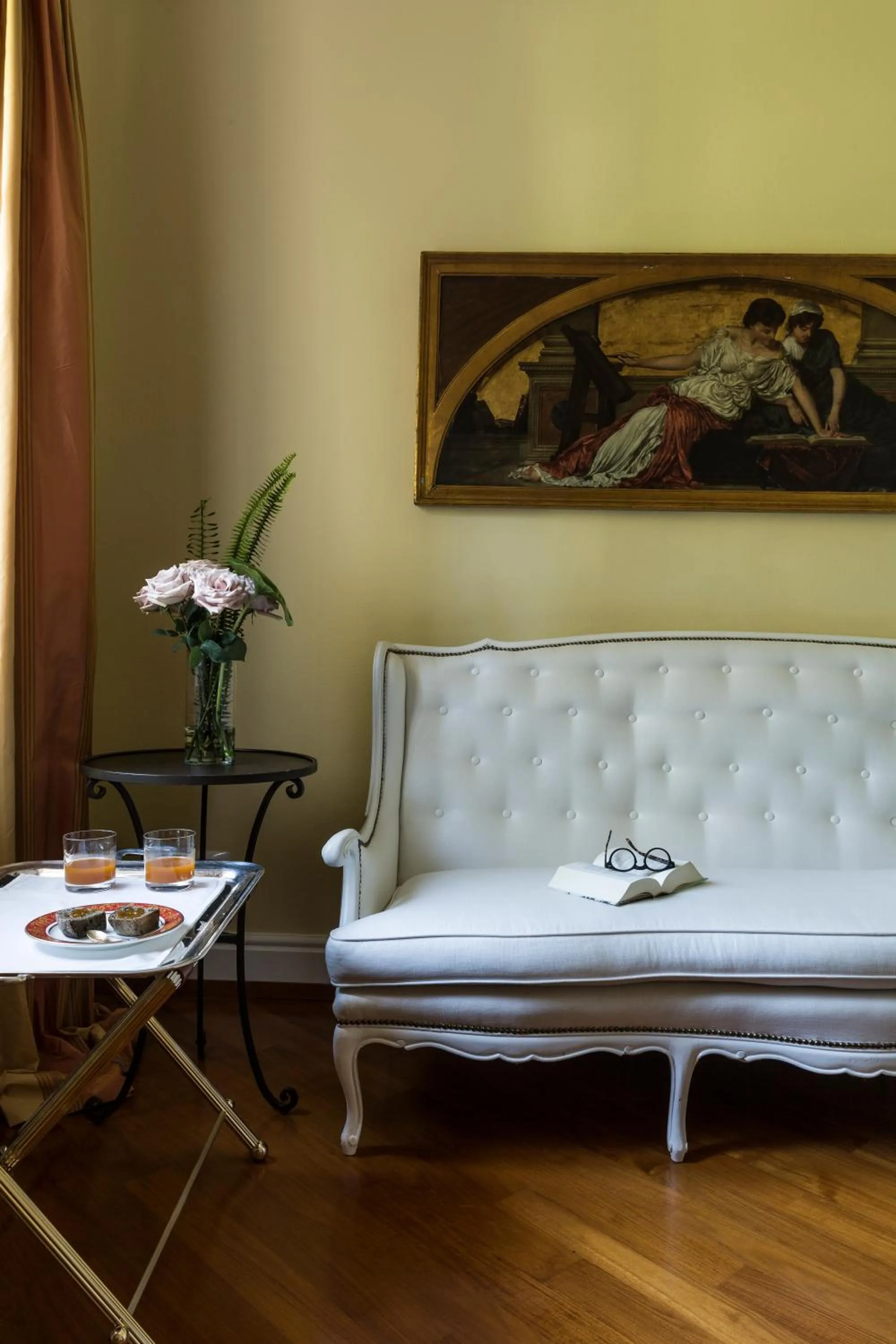 Living room in Villa della Pergola Relais et Chateaux