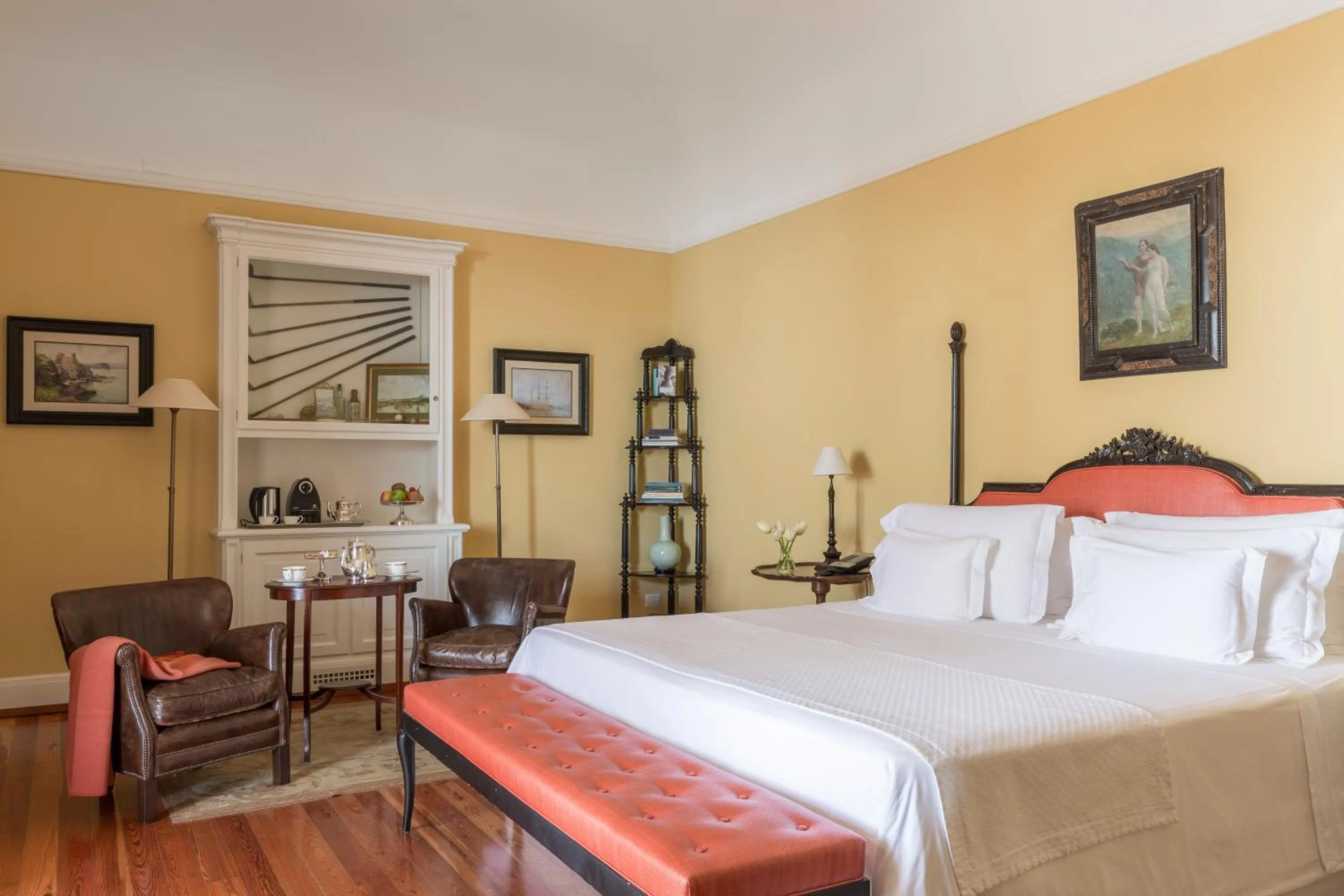 Bed in Villa della Pergola Relais et Chateaux