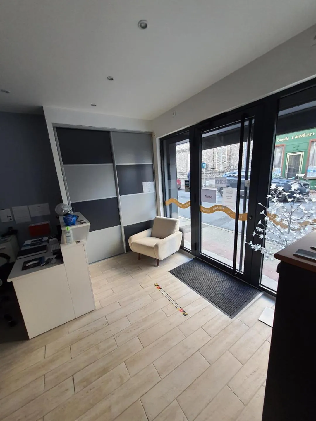 Living room in New Windsor