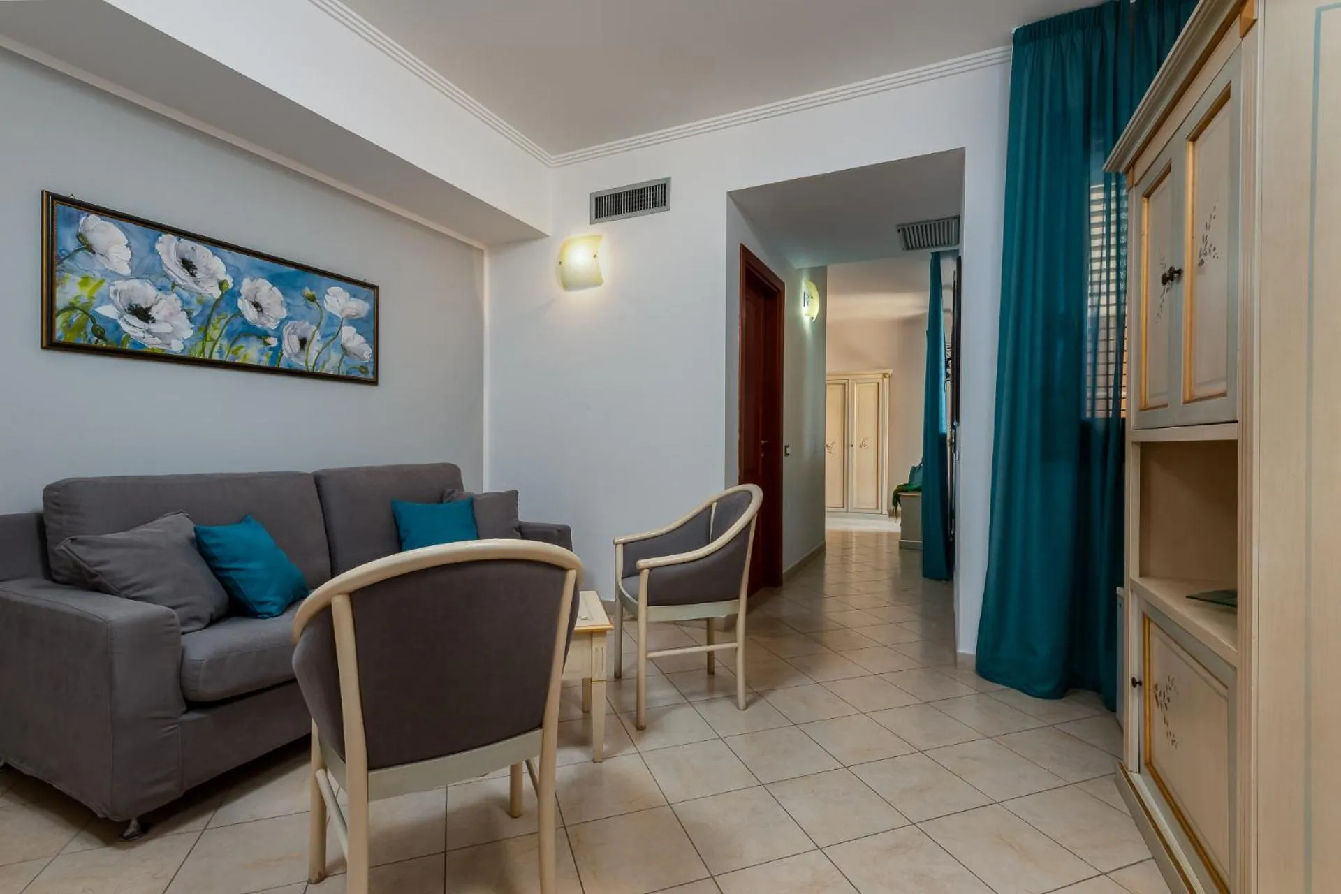 Living room in Helios Hotel