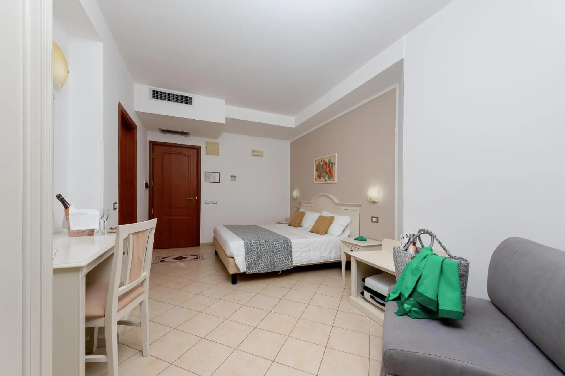 Photo of the whole room, Bed in Helios Hotel