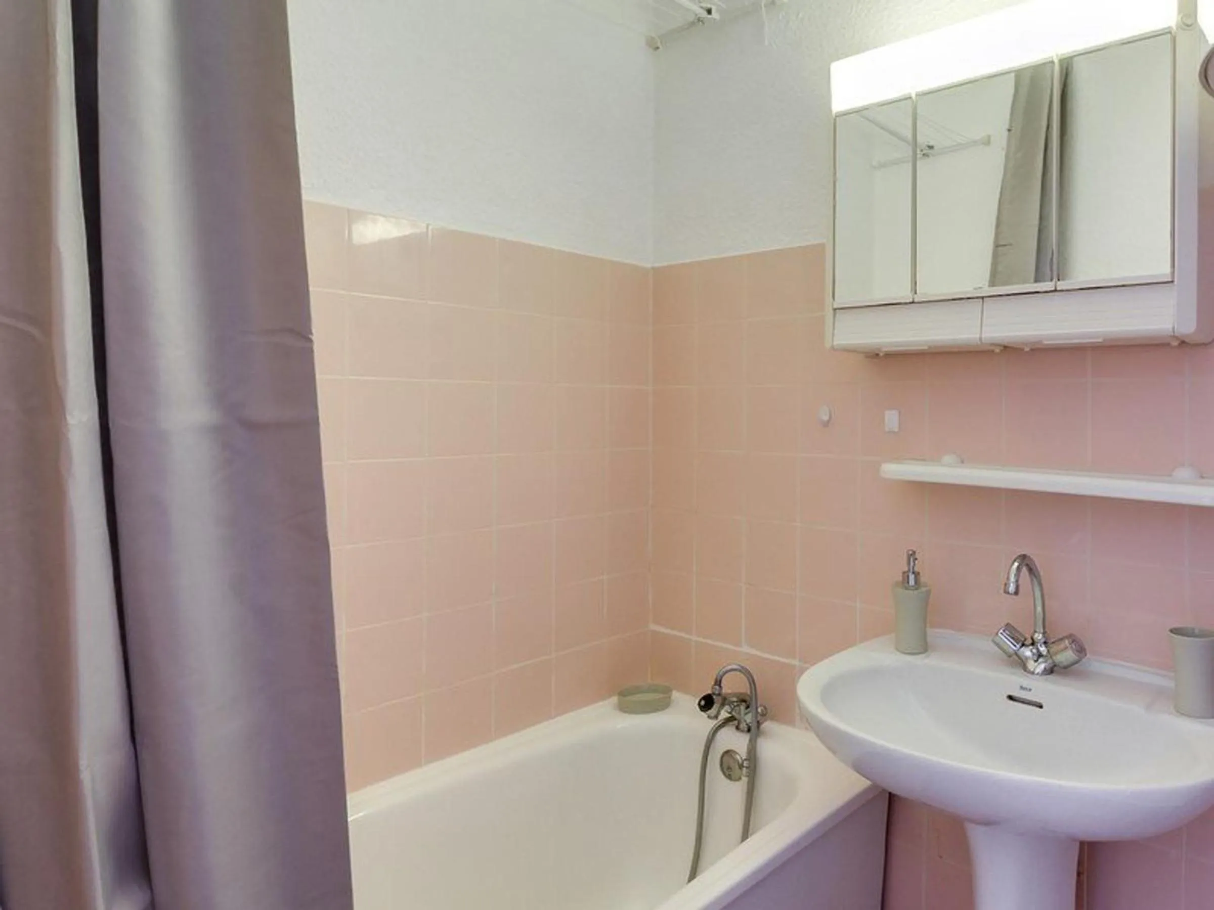 Studio cabine 4 personnes avec balcon - La Mongie, près des pistes - FR-1-404-100