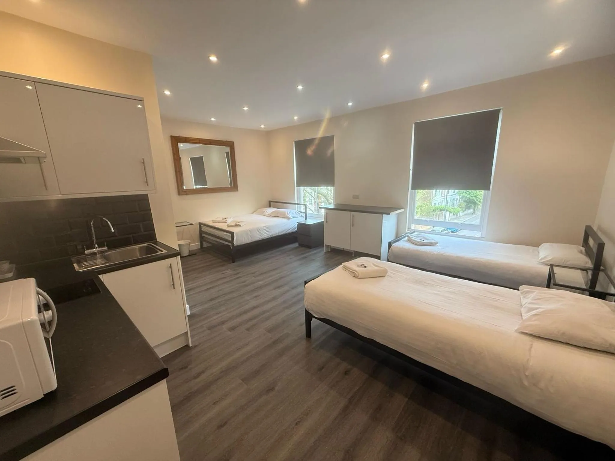 Bed in Saba Hotel London