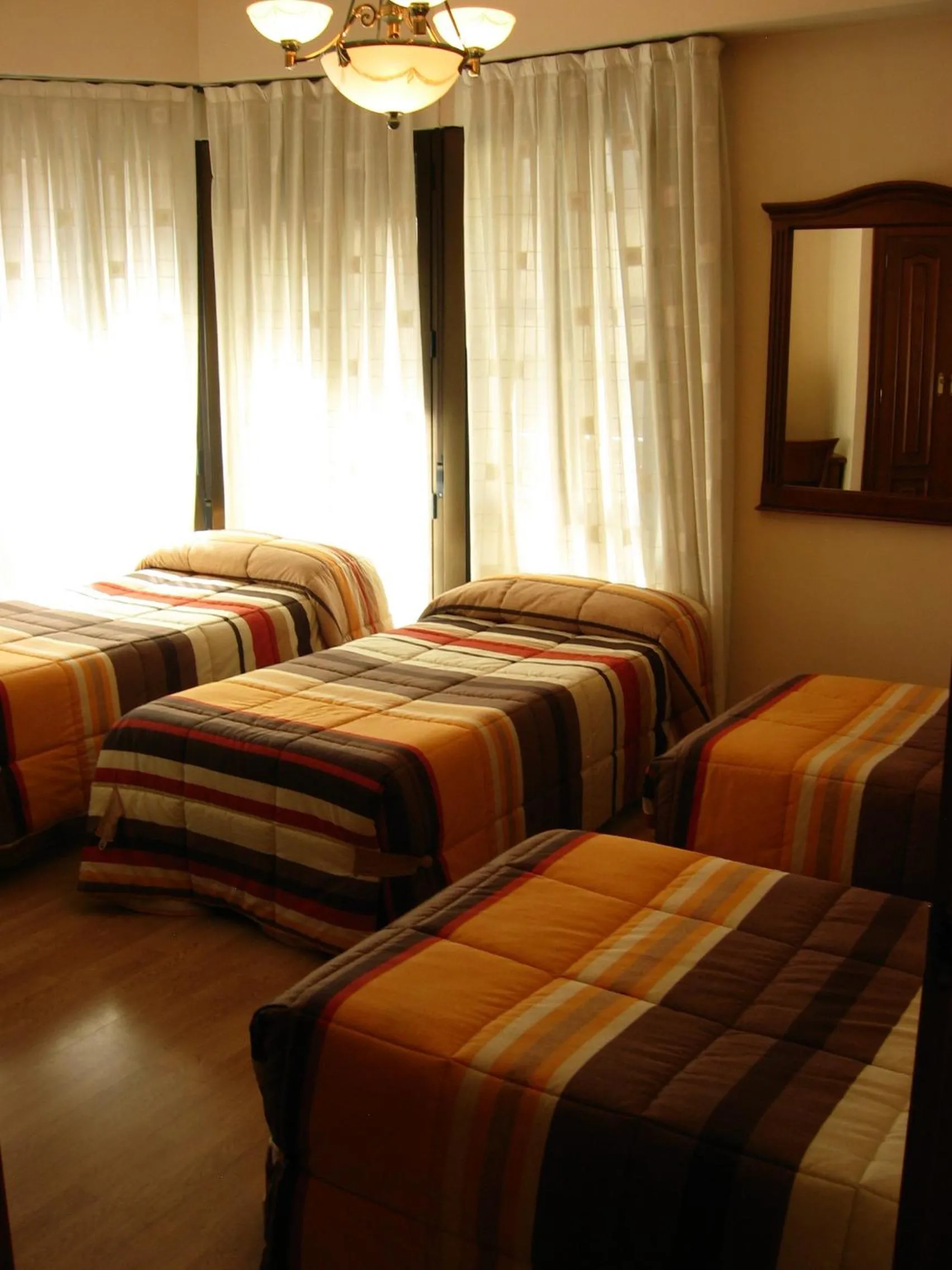 Family Room with Balcony in Hostal Granada