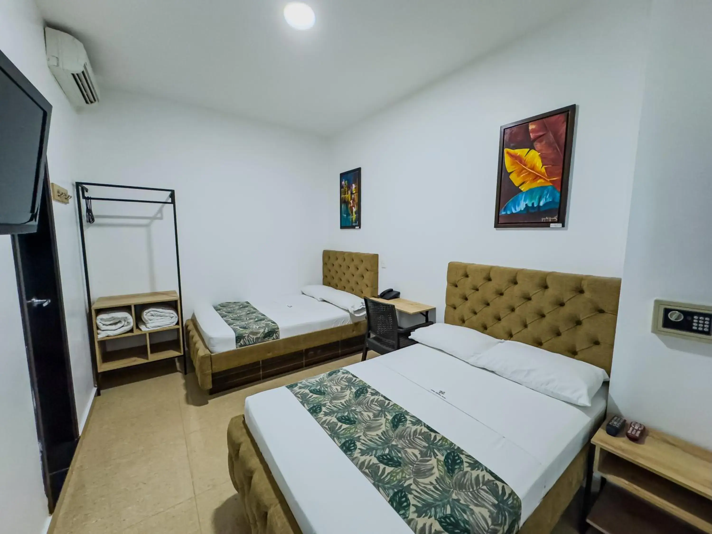 Twin Room with Air Conditioning in Hotel Central Plaza Medellin Twin Room with Air Conditioning in Hotel Central Plaza Medellin