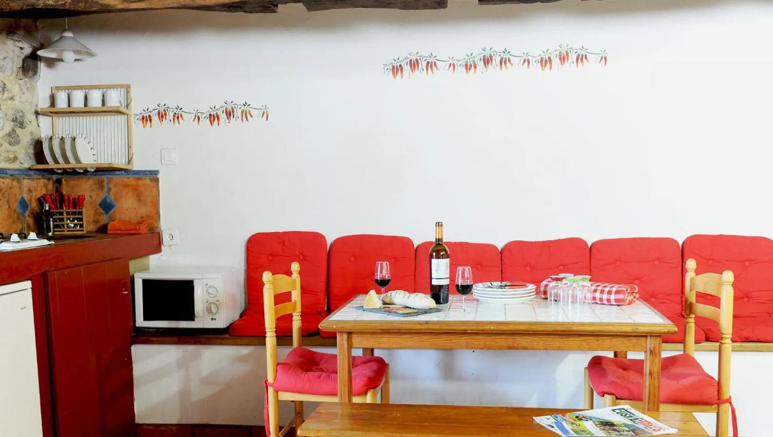 Kitchen or kitchenette in Chambres d'hôtes Idiartekoborda