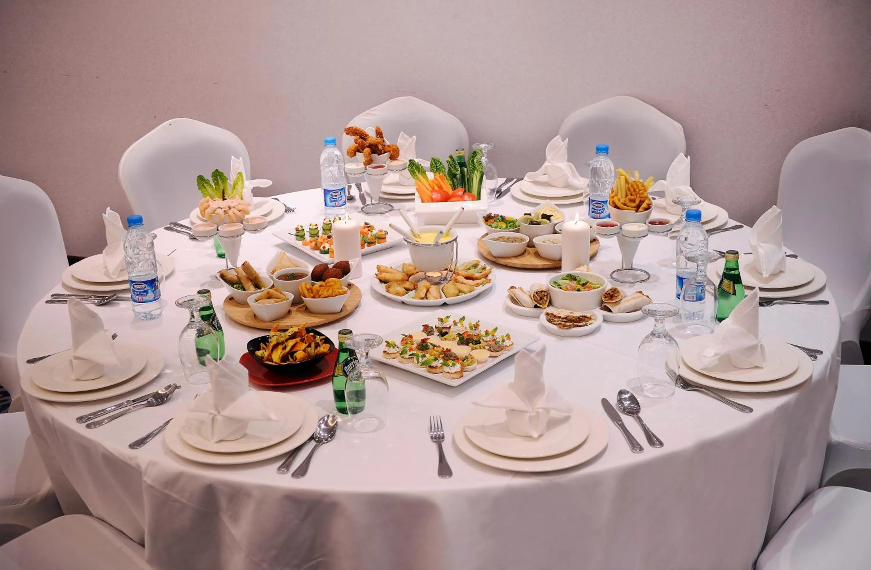 Banquet/Function facilities in Qaser Al Hamra by Warwick