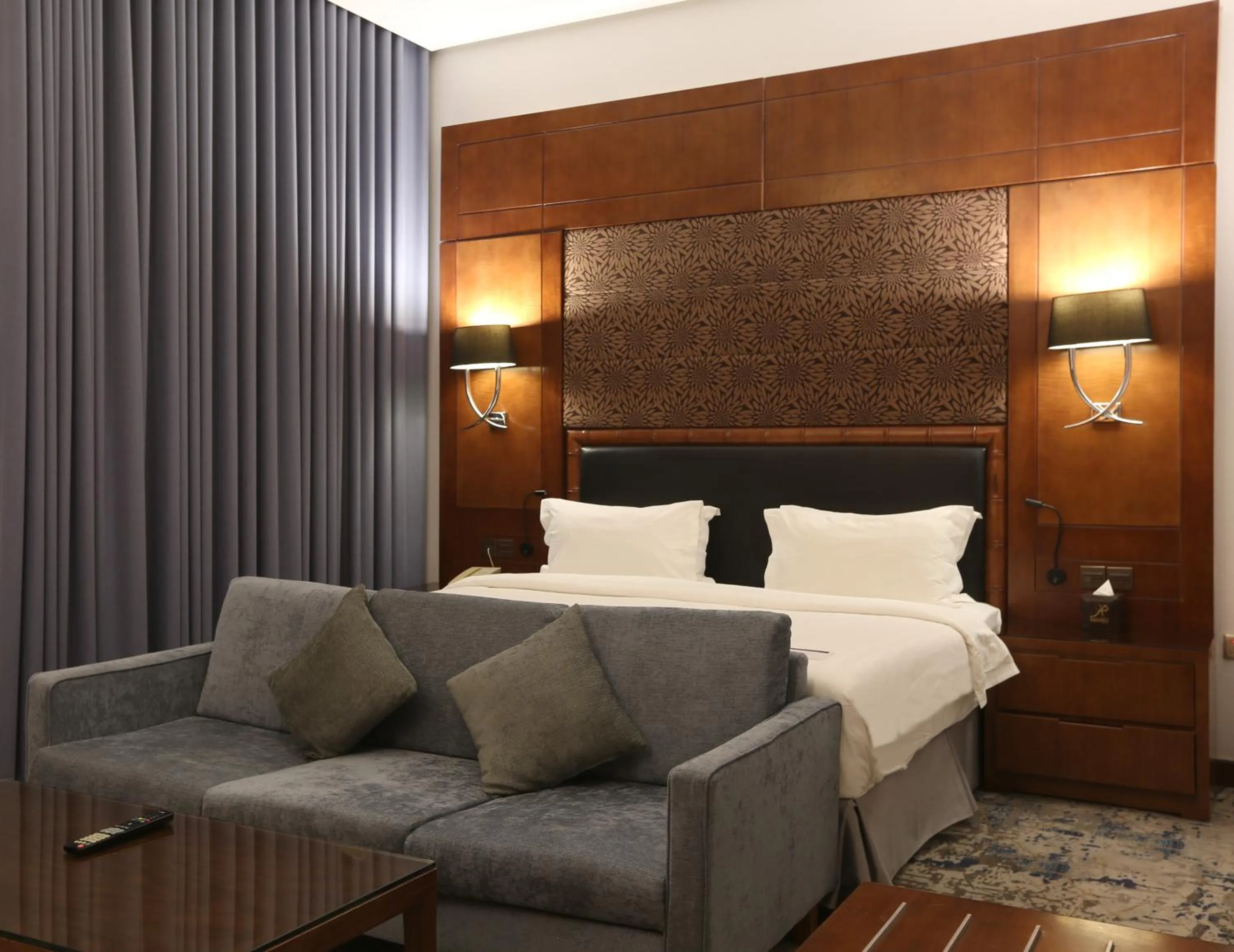 Qaser Al Hamra by Warwick