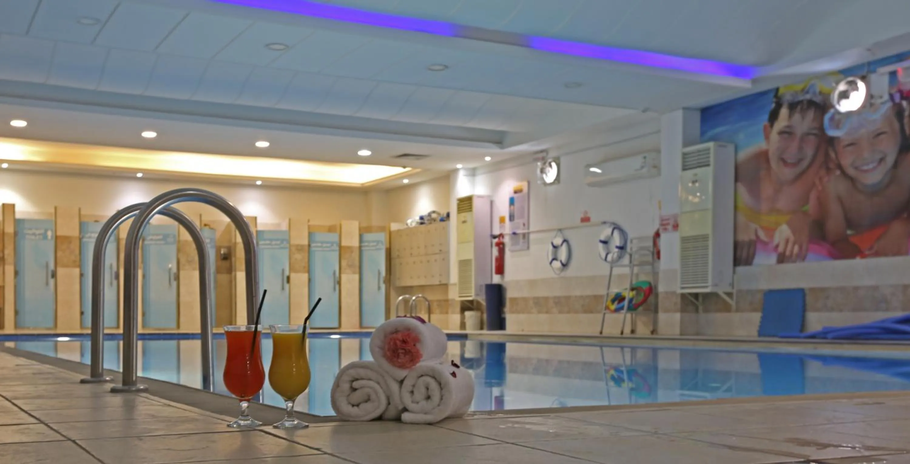 Qaser Al Hamra by Warwick