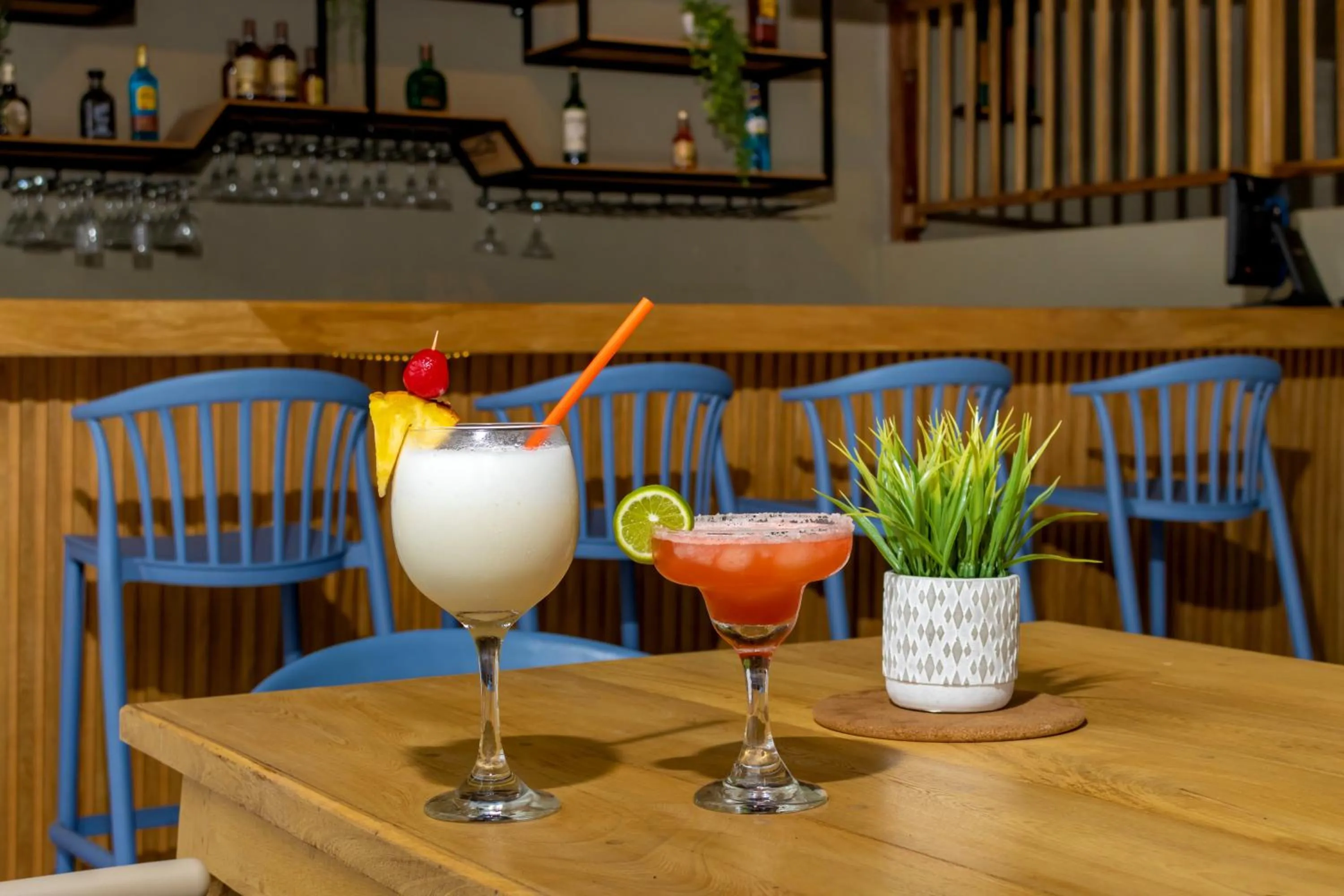 minibar in Hotel Sansiraka Suites By GEH Suites