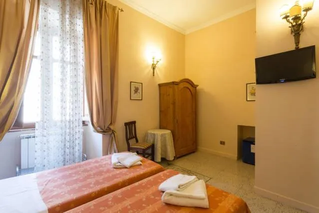 Day, Bed in Maison de Marta