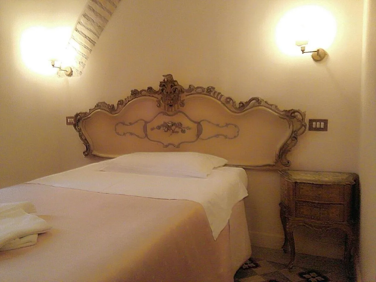 Bed in Maison de Marta
