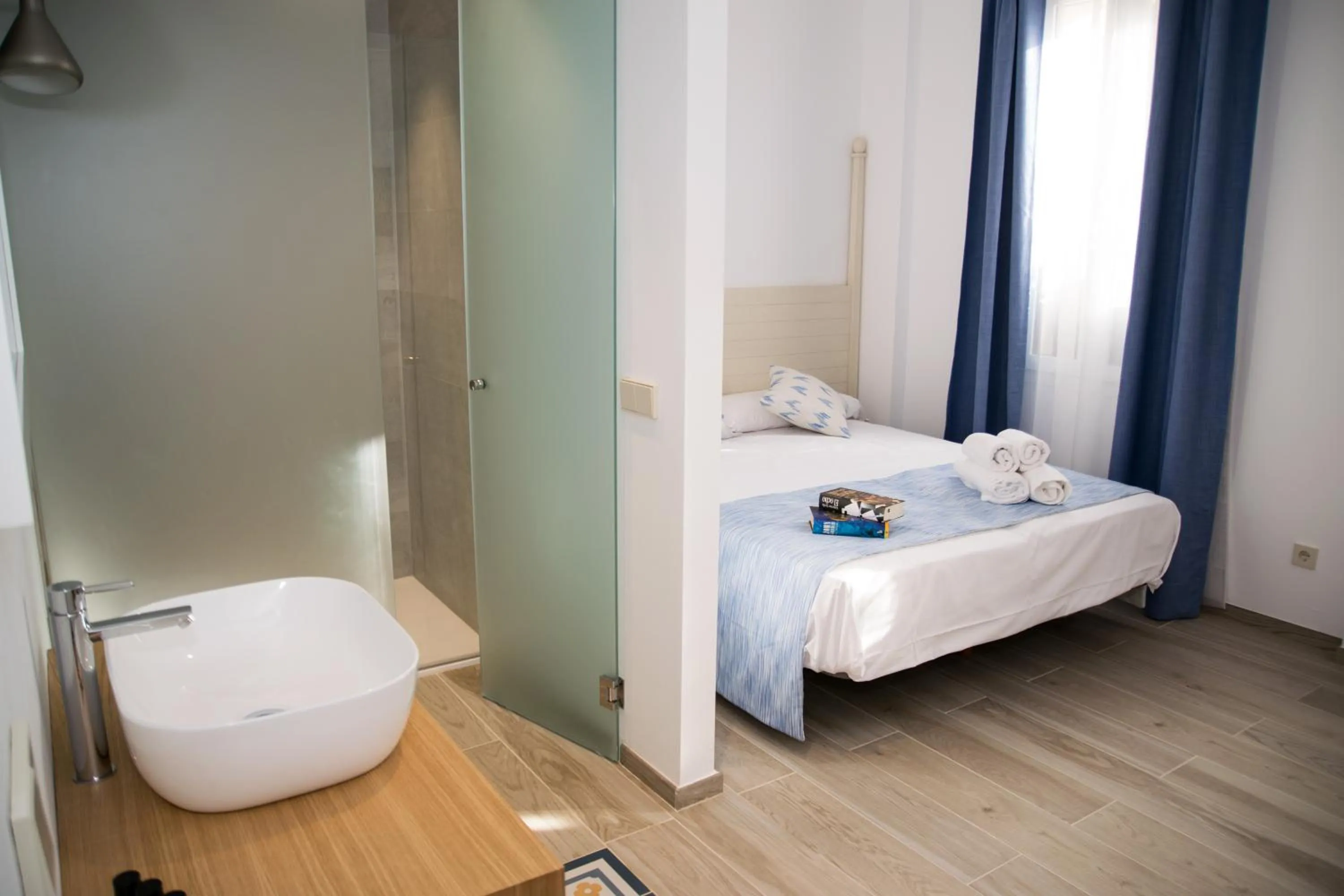 Shower, Bed in Boutique Hotel Petit Sant Miquel