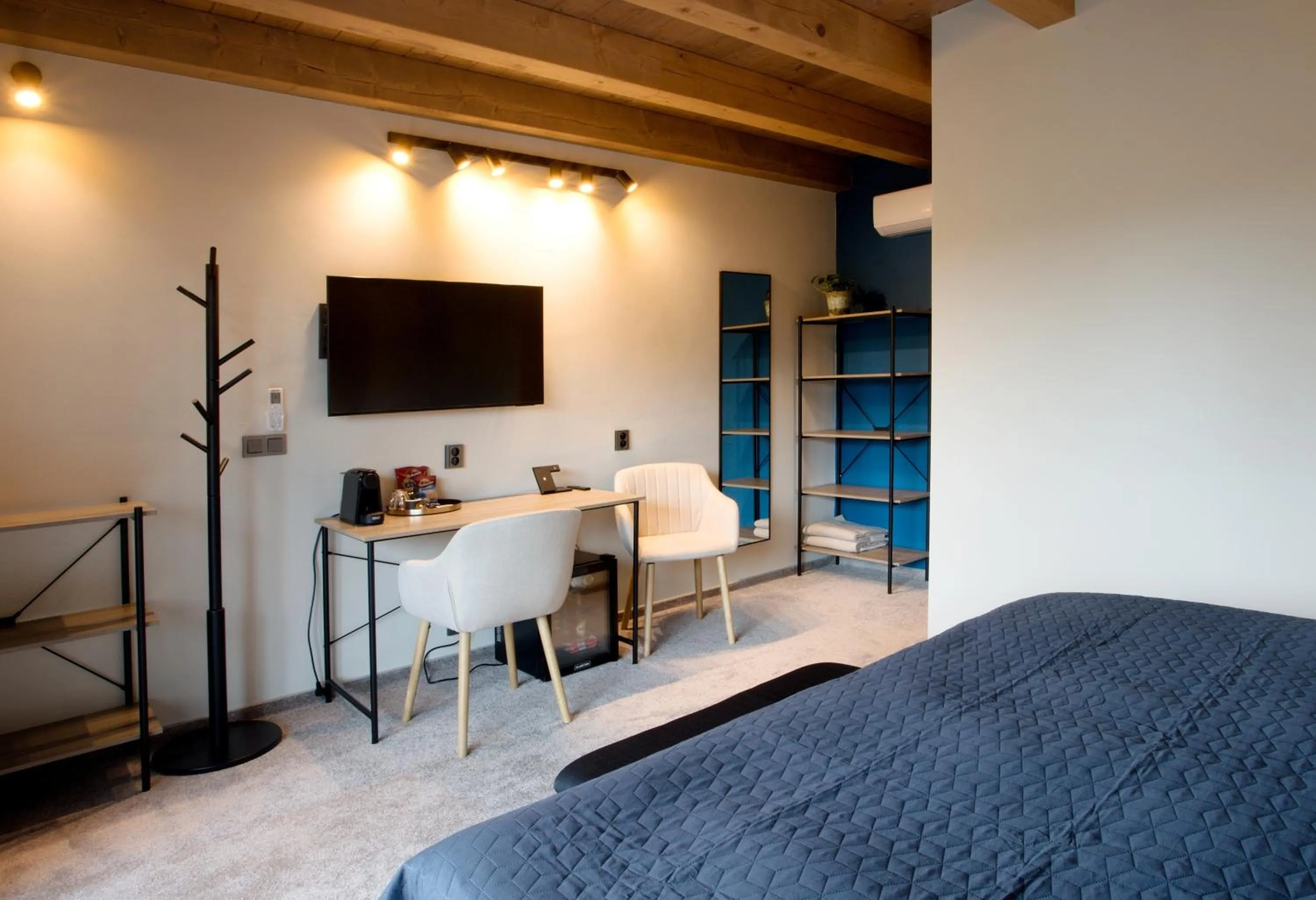 Photo of the whole room, Bed in Apart Hotel Jablonec