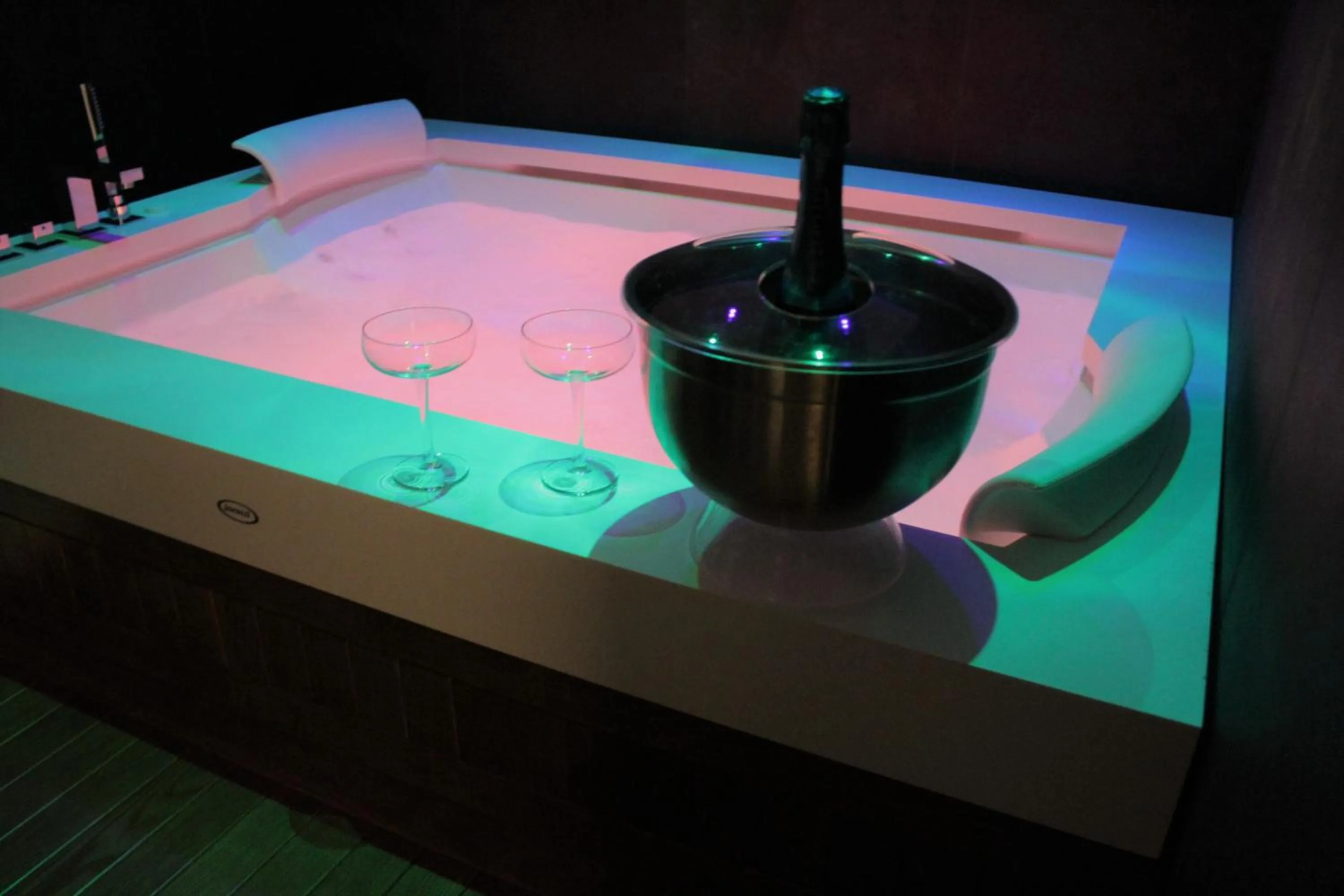 Hot Tub in B&B Fiumara