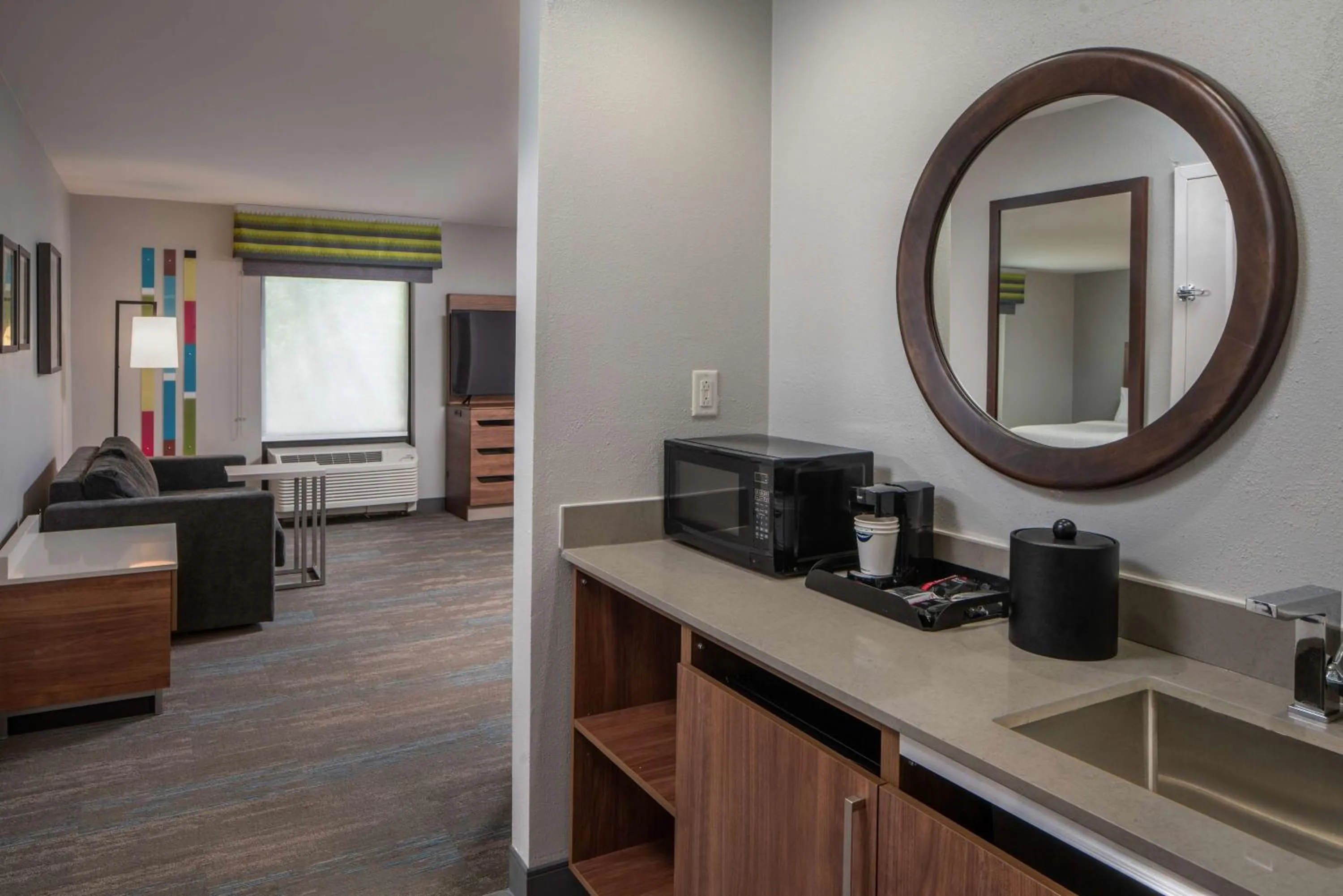 Living room in Hampton Inn Montgomery-South-Airport