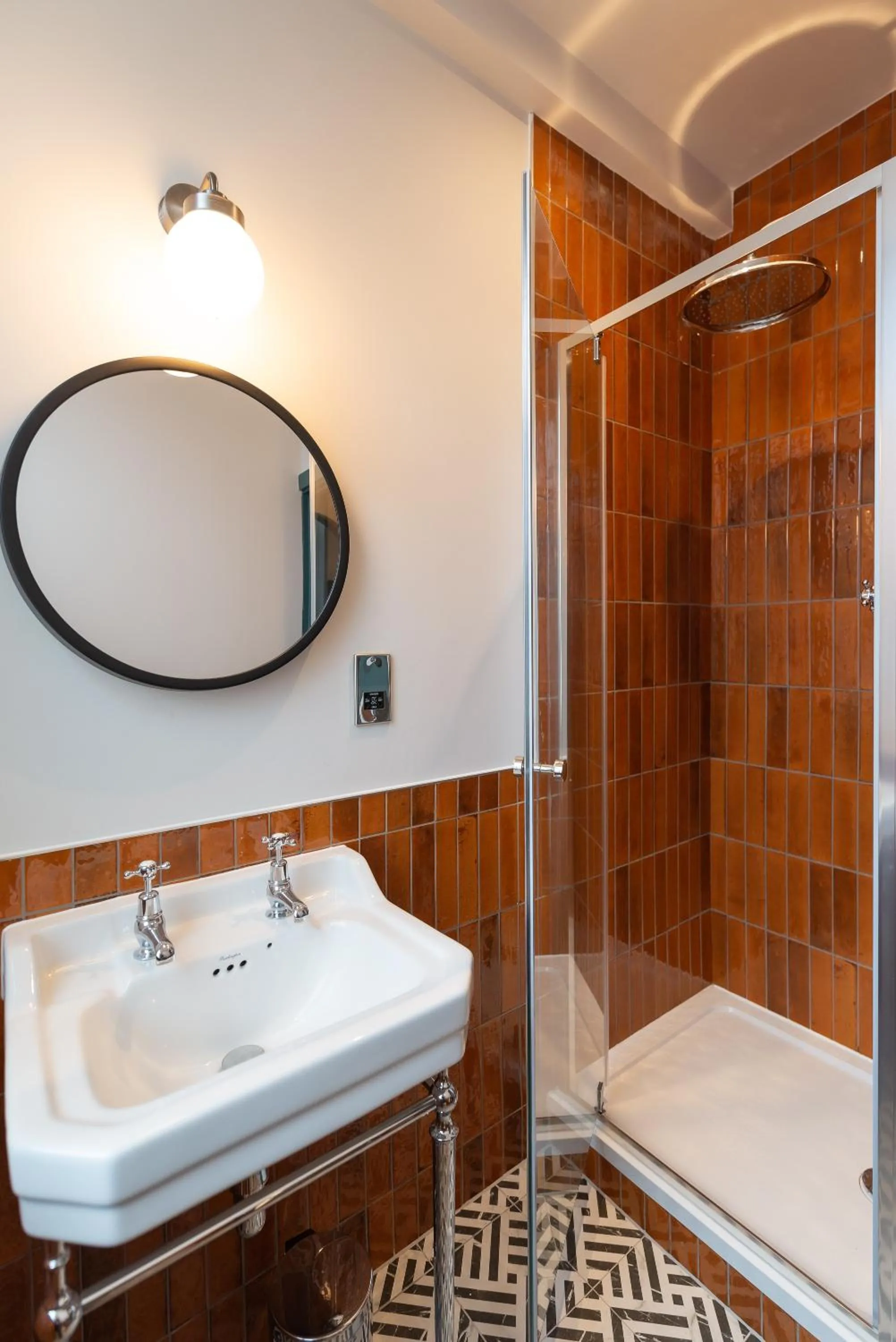 Bathroom in The Pride of Paddington