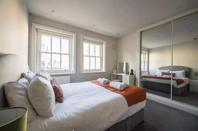 Bed in The Pride of Paddington